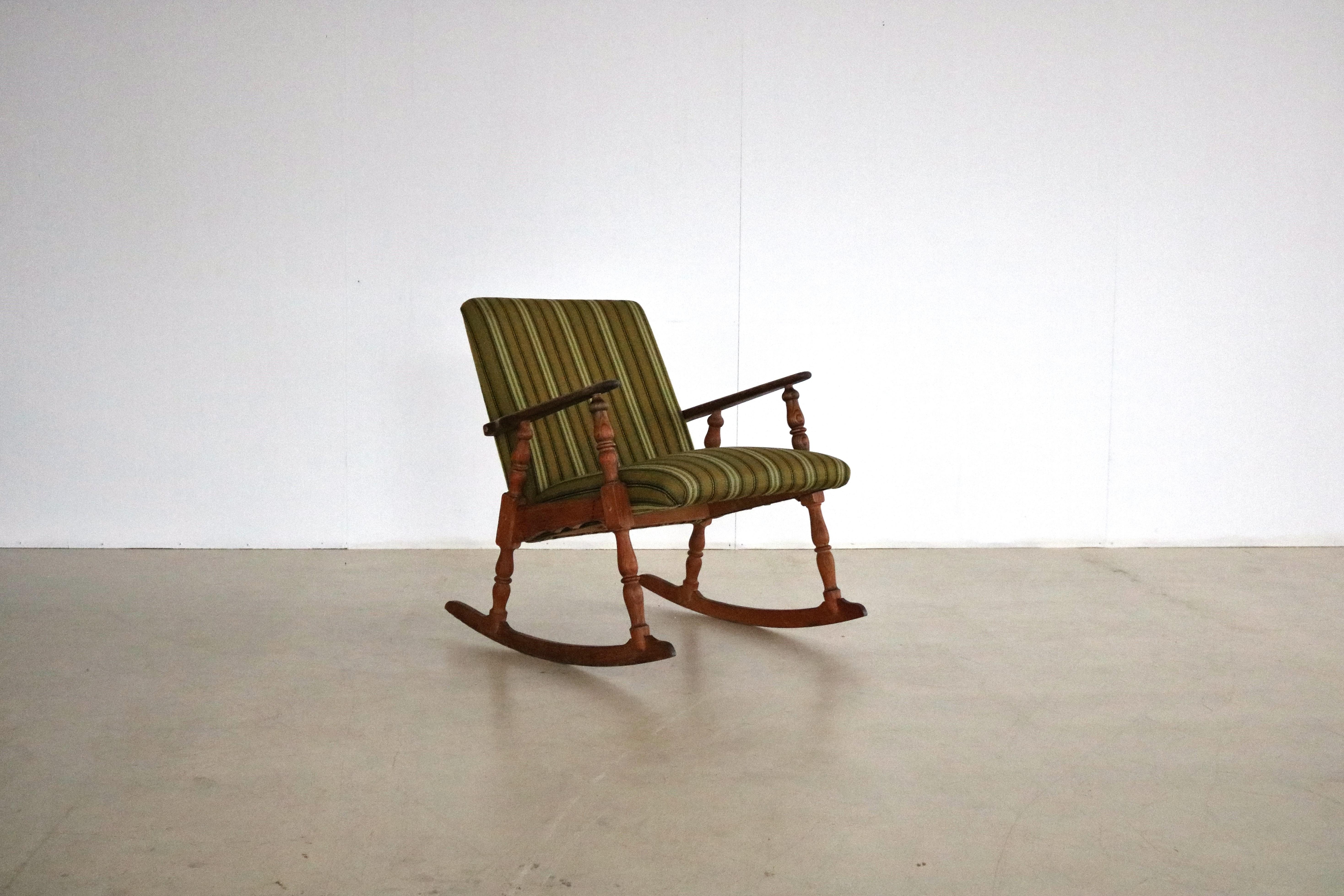 
vintage rocking chair  armchair  brutalist  50s  Danish

period  1950s
designs  Danish furniture manufacturer  Denmark
conditions  good  light signs of use
size  77 x 64 x 75 (hxwxd)

details  oak; fabrics;
article number  1842