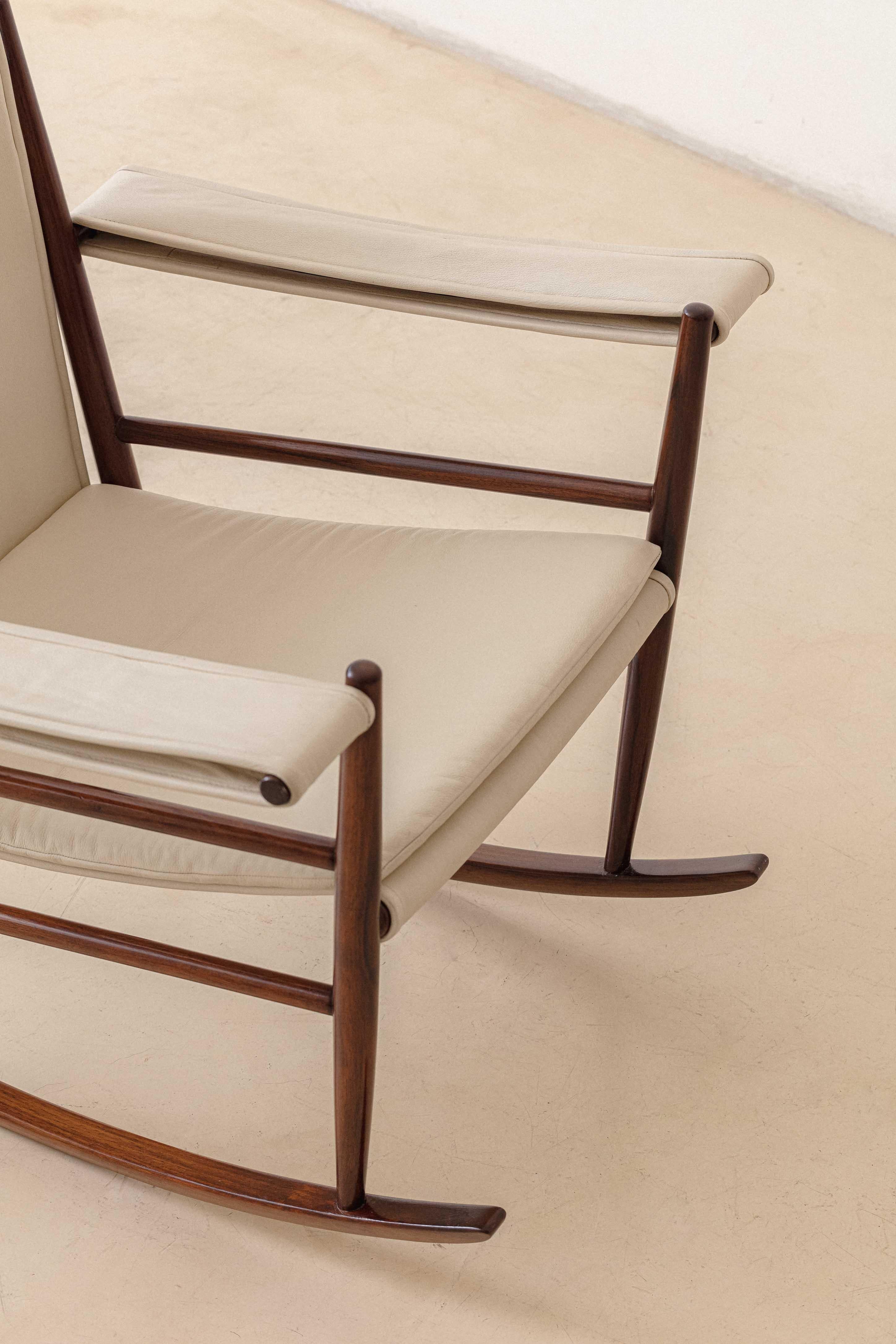 Chaise à bascule vintage de Joaquim Tenreiro, 1947, design brésilien du milieu du siècle dernier en vente 8