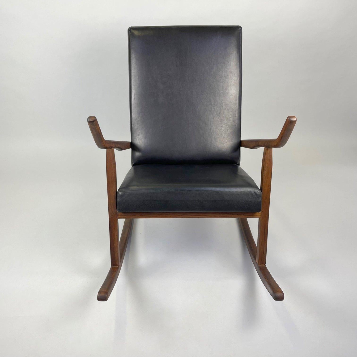 Mid-Century Modern Chaise à bascule vintage, Tchécoslovaquie, années 1970 en vente