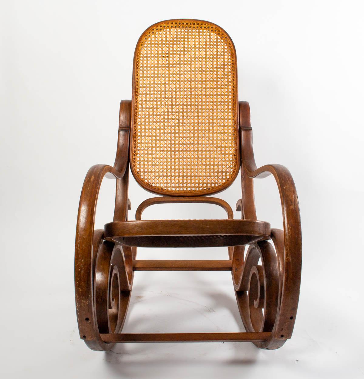Mid-Century Modern Vintage Rocking-Chair in Light Oak Pressed Wood