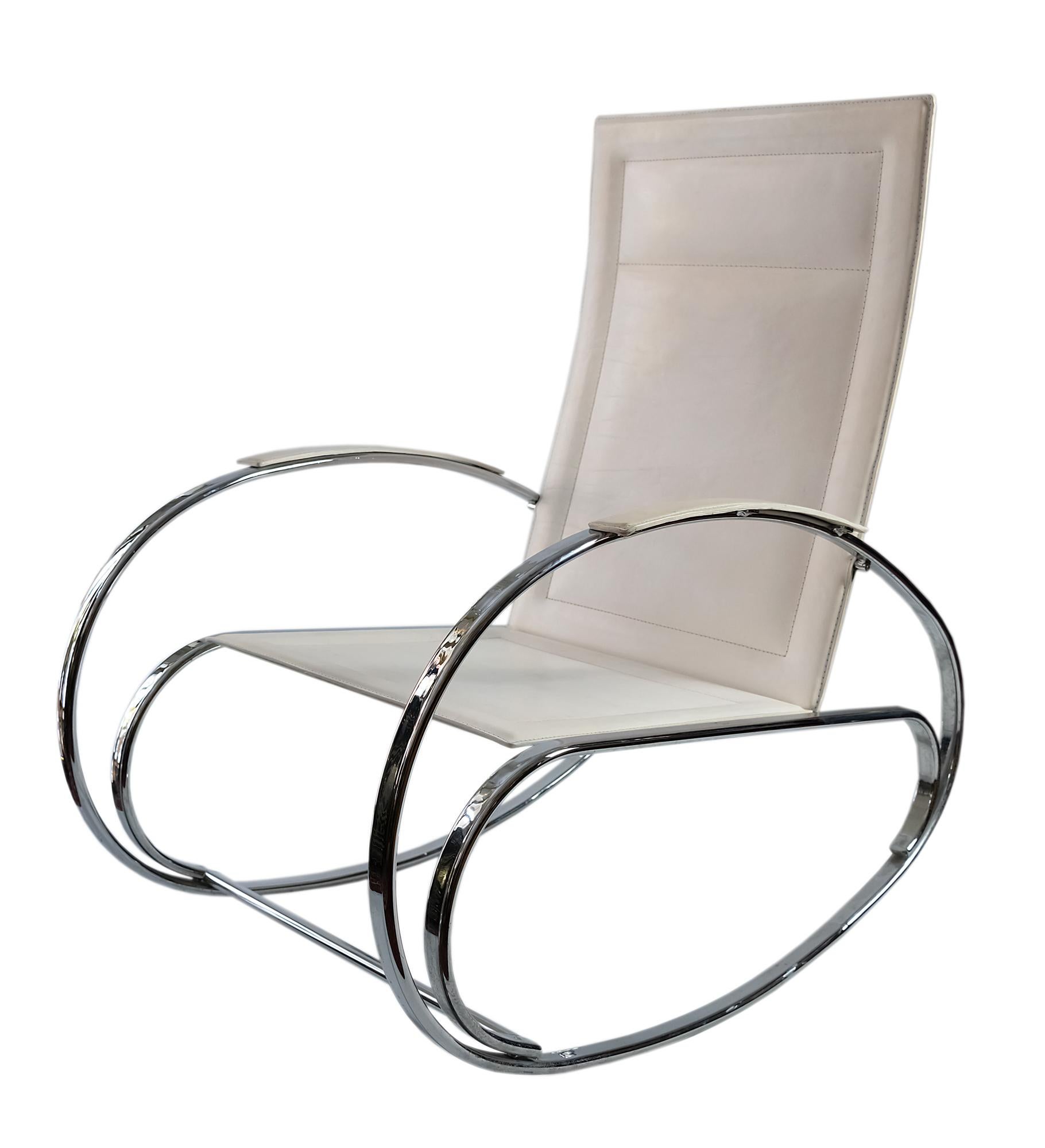 Vintage Rocking Chrome and Leather Armchair In Good Condition For Sale In Vilnius, LT