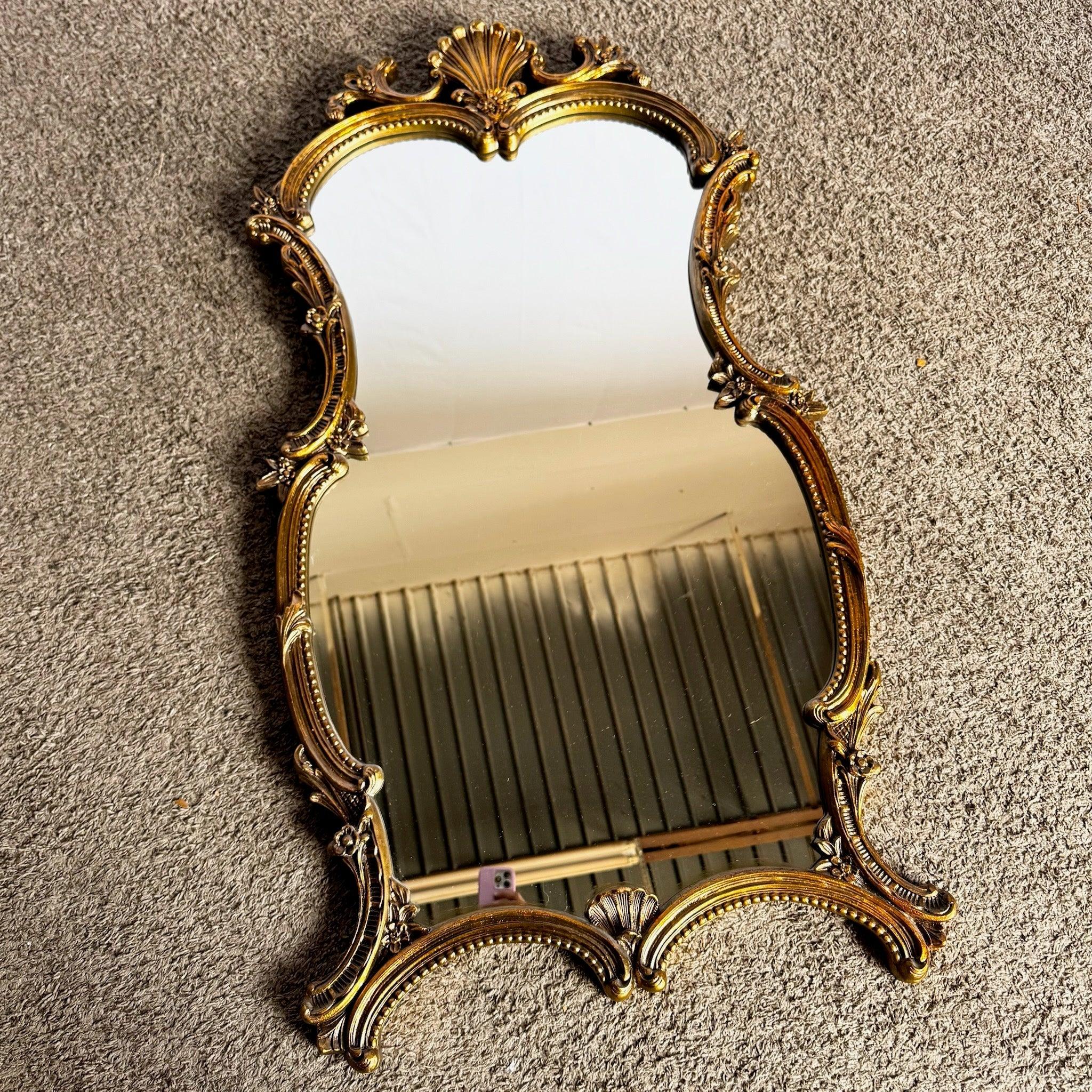 Miroir mural en bois peint doré, style Rococo, vintage en vente 1