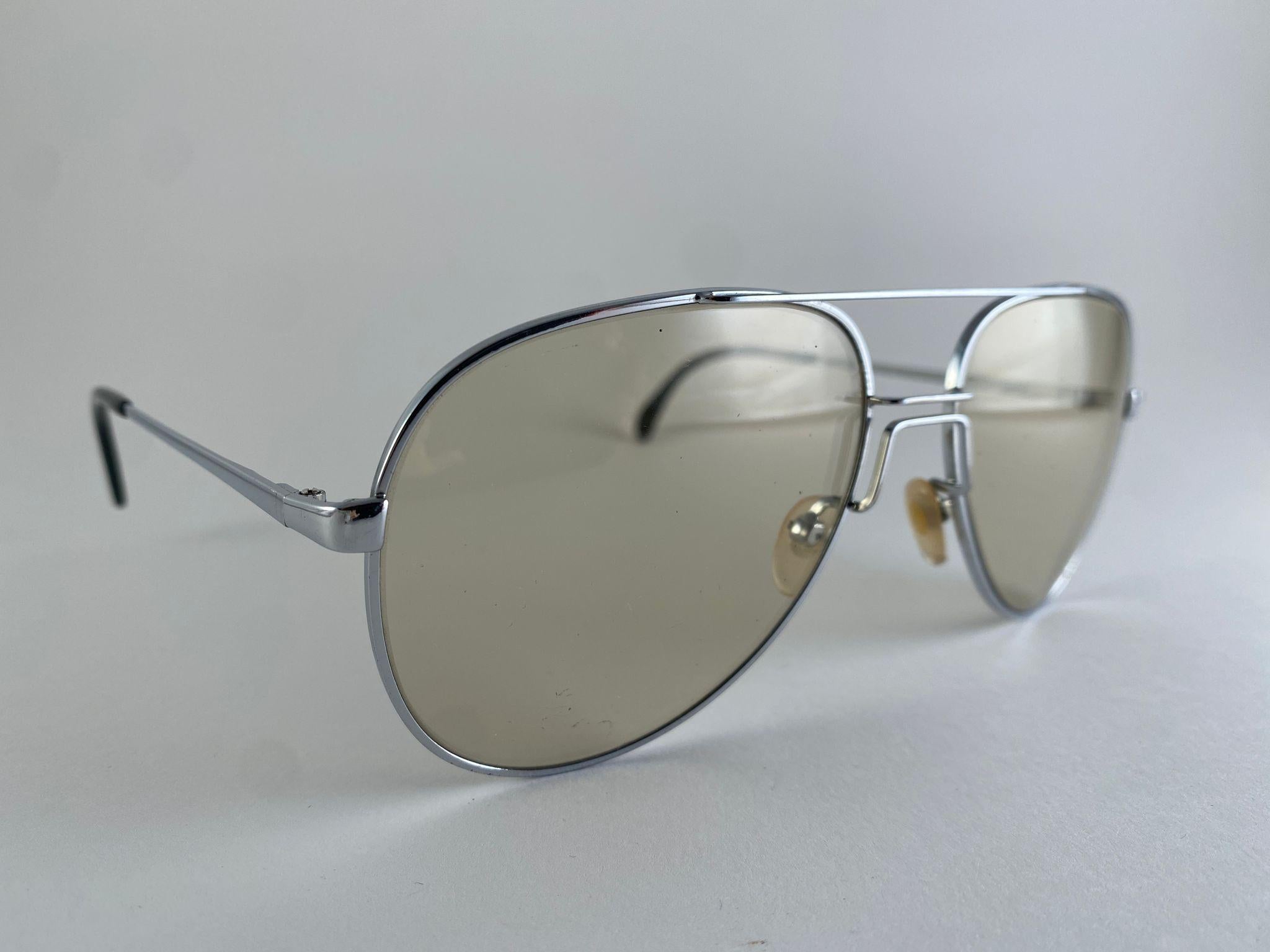 Menta  Vintage Rodenstock Montura Sobredimensionada Plateada Lentes Cambiables Deportivas Ligeras.

Pareja fuerte y atemporal.
Este artículo presenta pequeños signos de desgaste en las lentes  Debido A Casi 40 Años De Almacenamiento.  Diseñado y