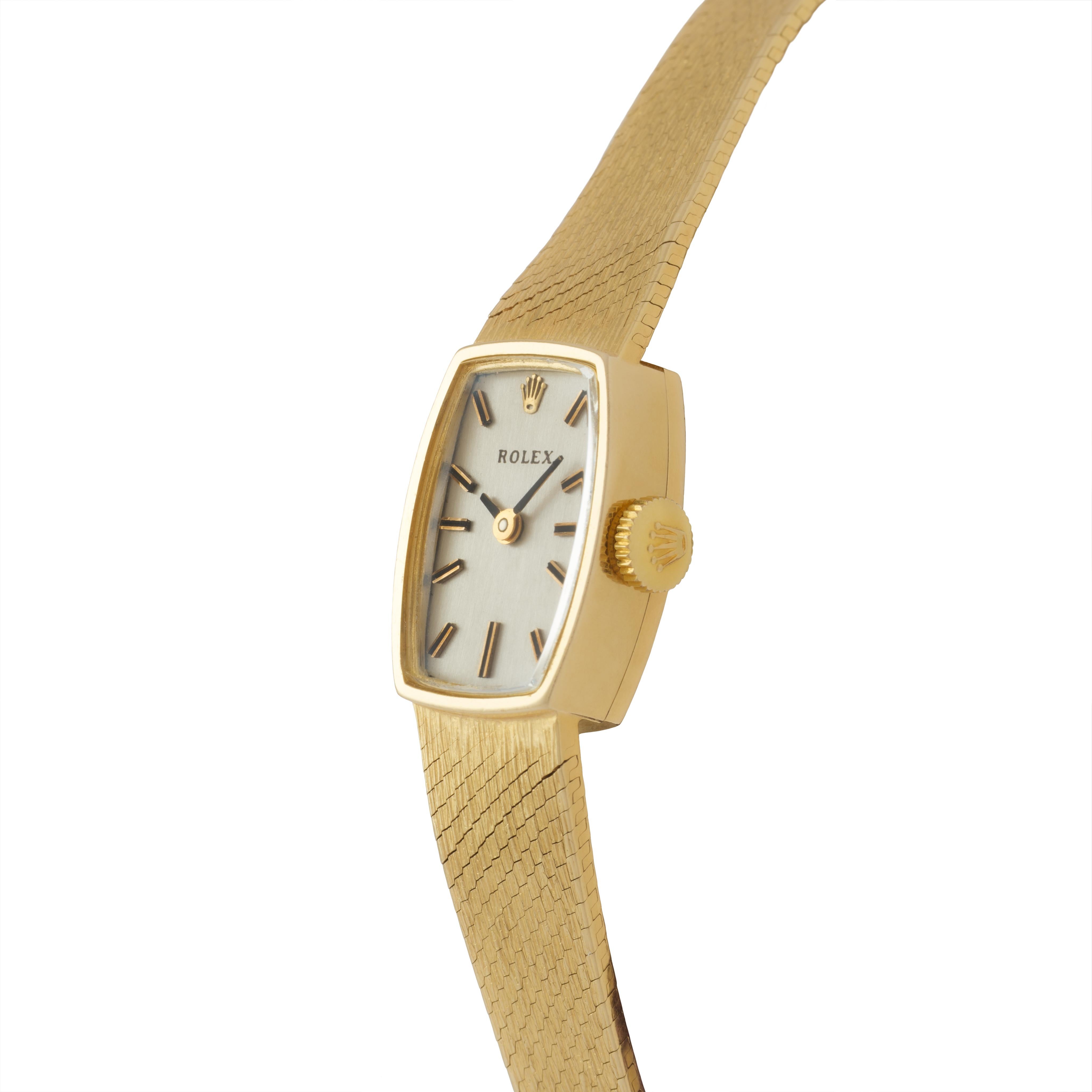 Vintage Rolex 14 Karat Yellow Gold Model 8131 Cocktail Watch In Good Condition For Sale In New York, NY