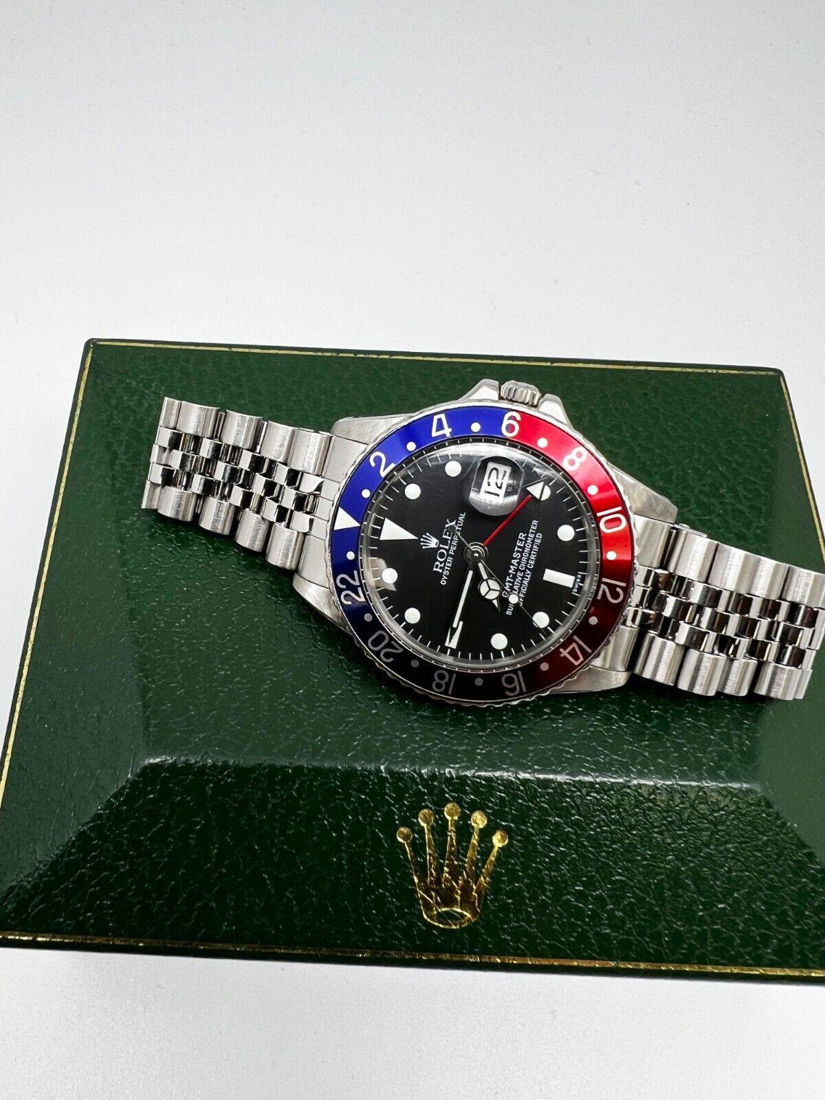 Vintage Rolex 1675 GMT Master Pepsi Red and Blue Stainless Jubilee Band MINT In Excellent Condition In San Diego, CA