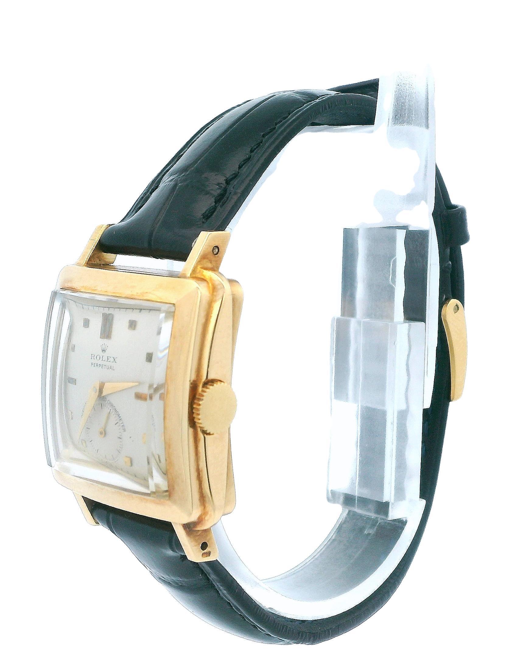 Vintage Rolex 4643 Square Bubble-back 18k Yellow Gold Original Dial In Excellent Condition In Great Neck Plaza, NY