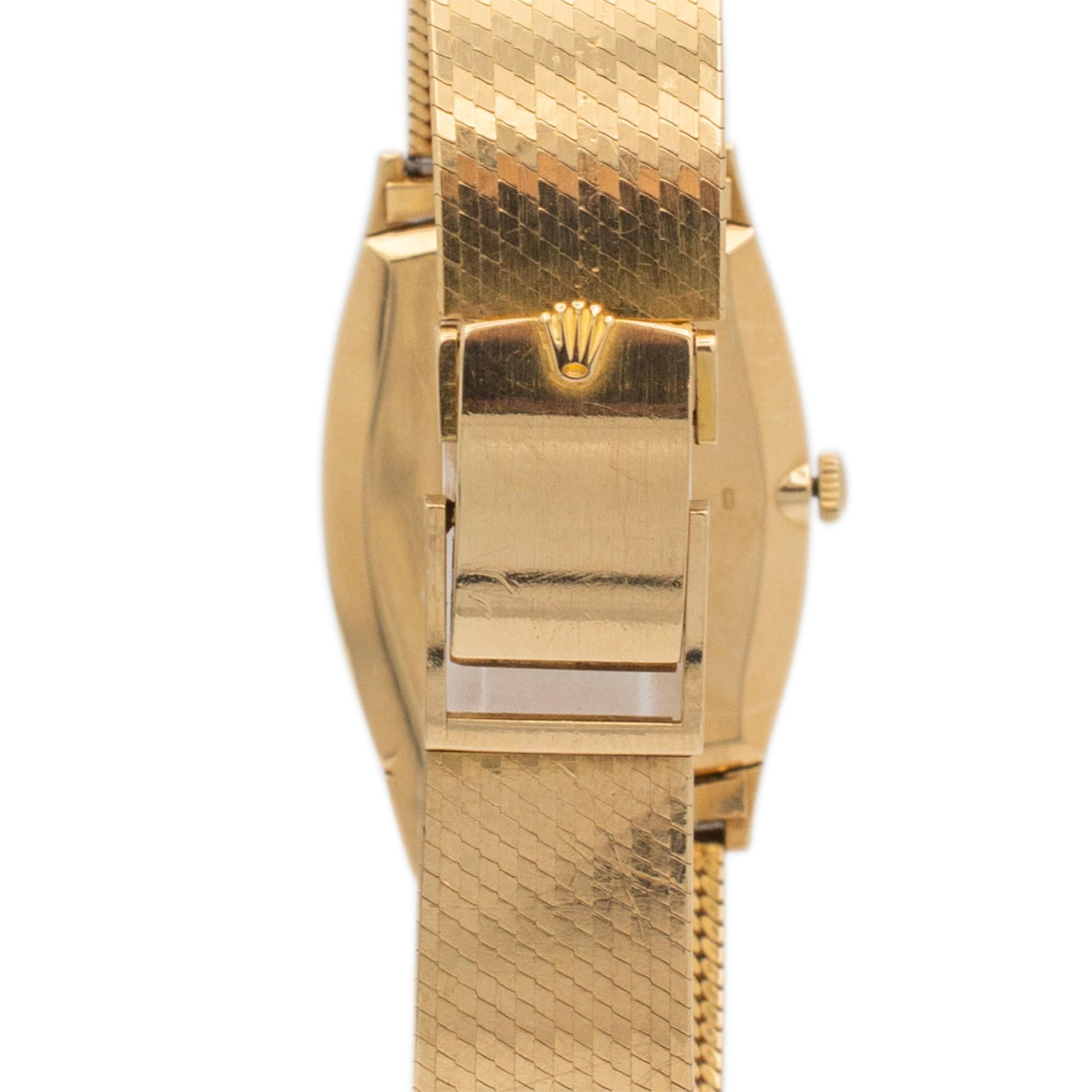 Women's or Men's Vintage Rolex Cellini 26MM 3807 Champagne Dial 18K Yellow Gold Watch For Sale
