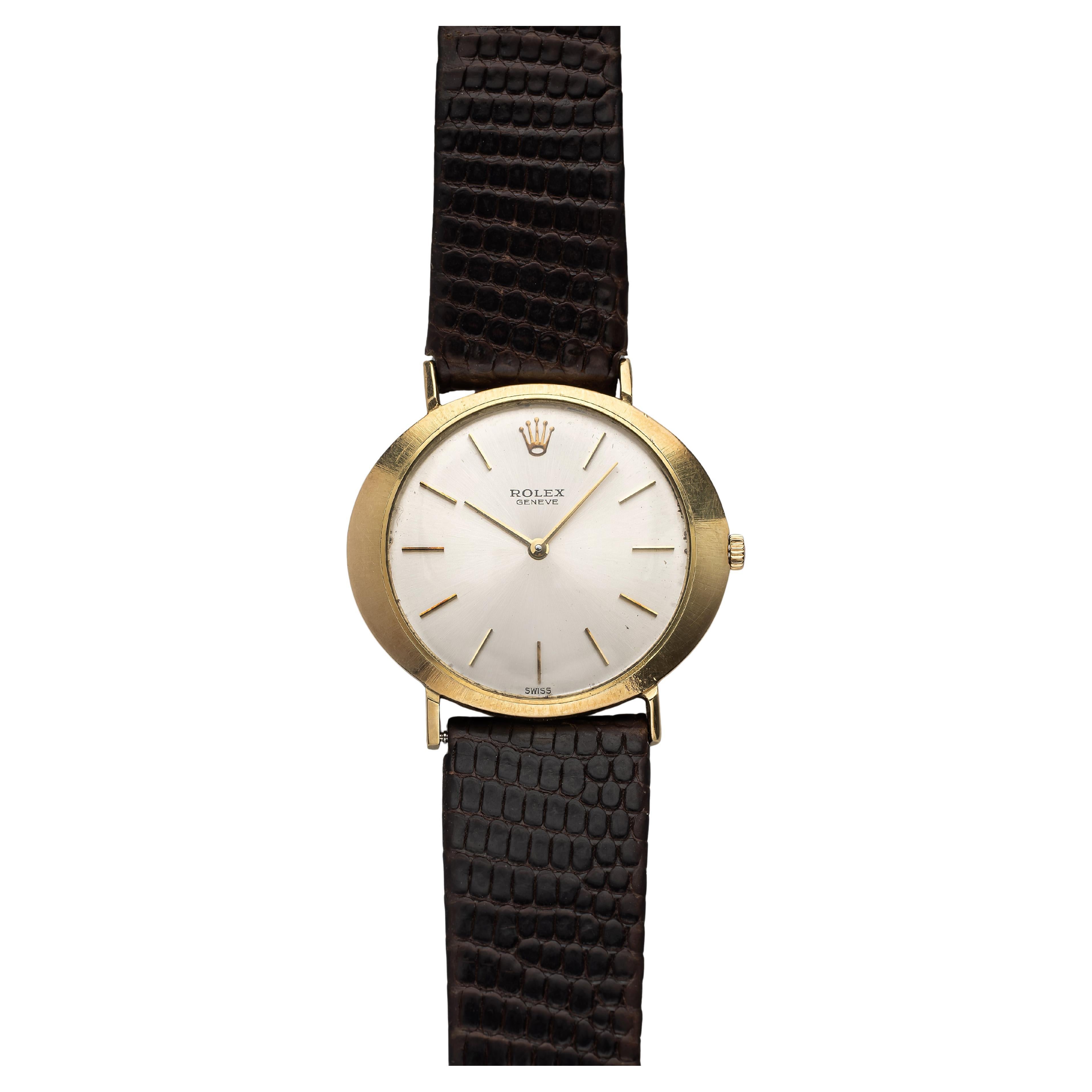 Vintage Rolex Cellini 70s Tanque de oro amarillo de 14 quilates de cuerda manual Esfera plateada Caja de 30 mm