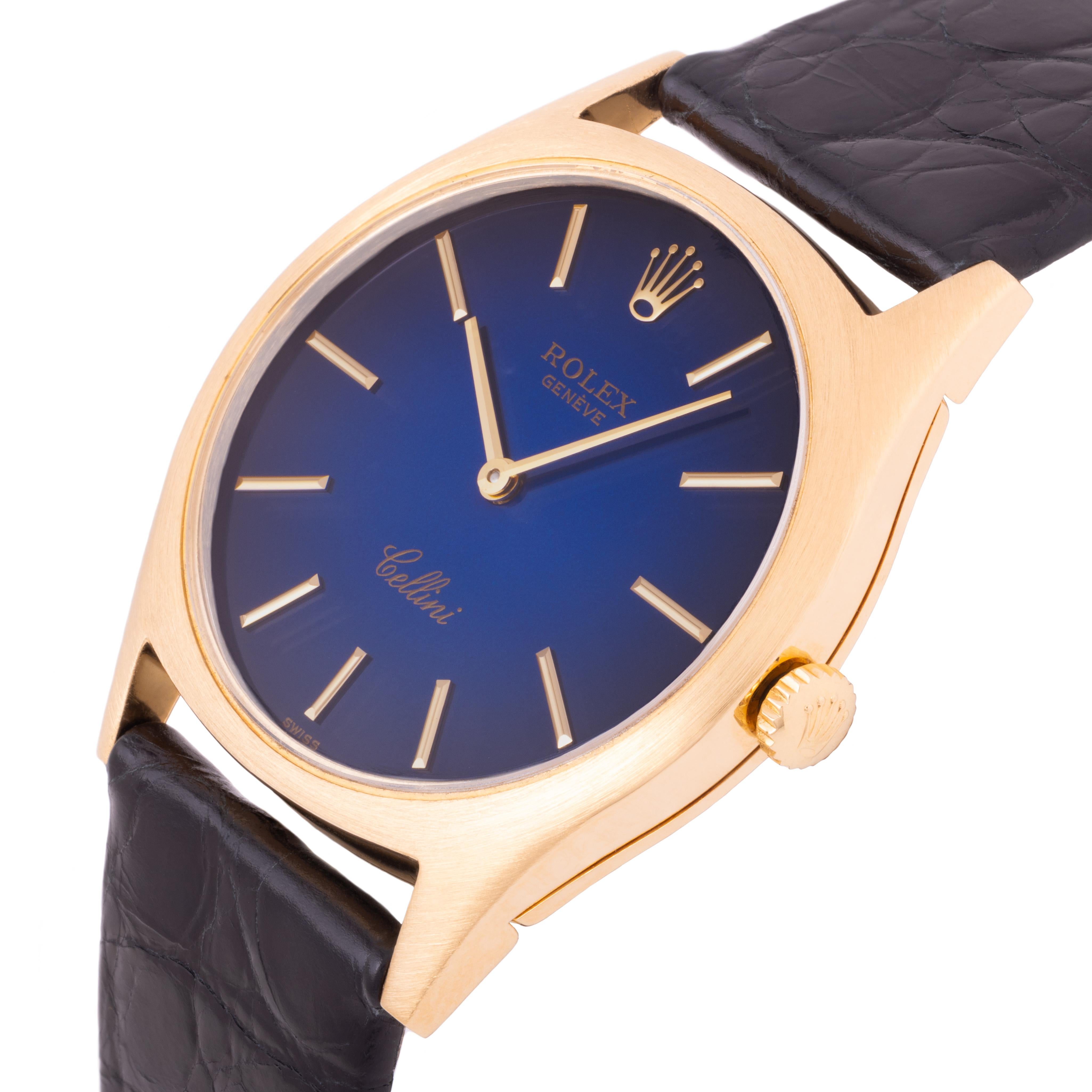 Vintage Rolex Cellini Model 3806 18k Yellow Gold Rare Blue Vignette Dial In Good Condition In New York, NY
