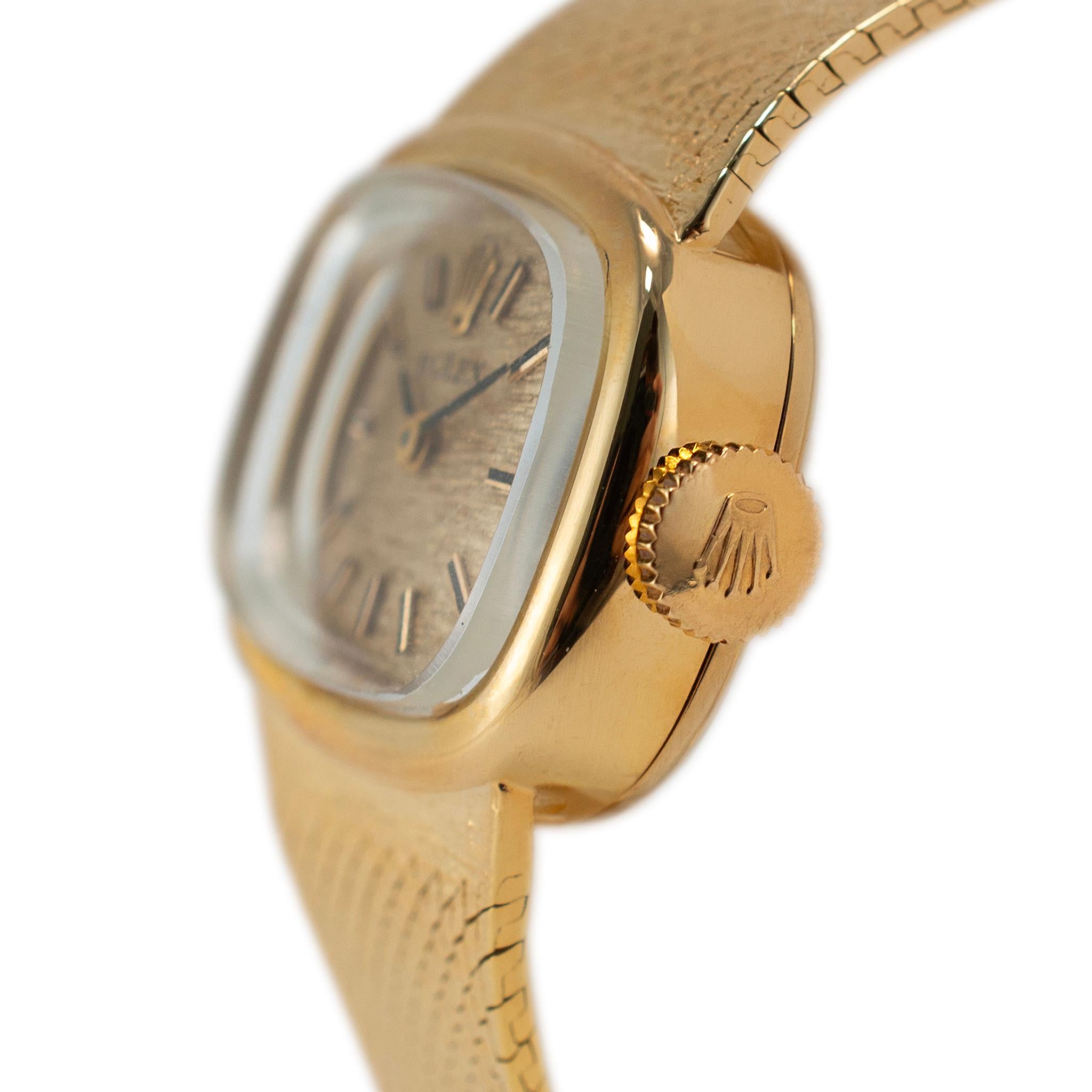 Vintage Rolex Cushion 21MM Kaliber 1400 14K Gelbgold Handaufzugsuhr im Zustand „Hervorragend“ im Angebot in Houston, TX
