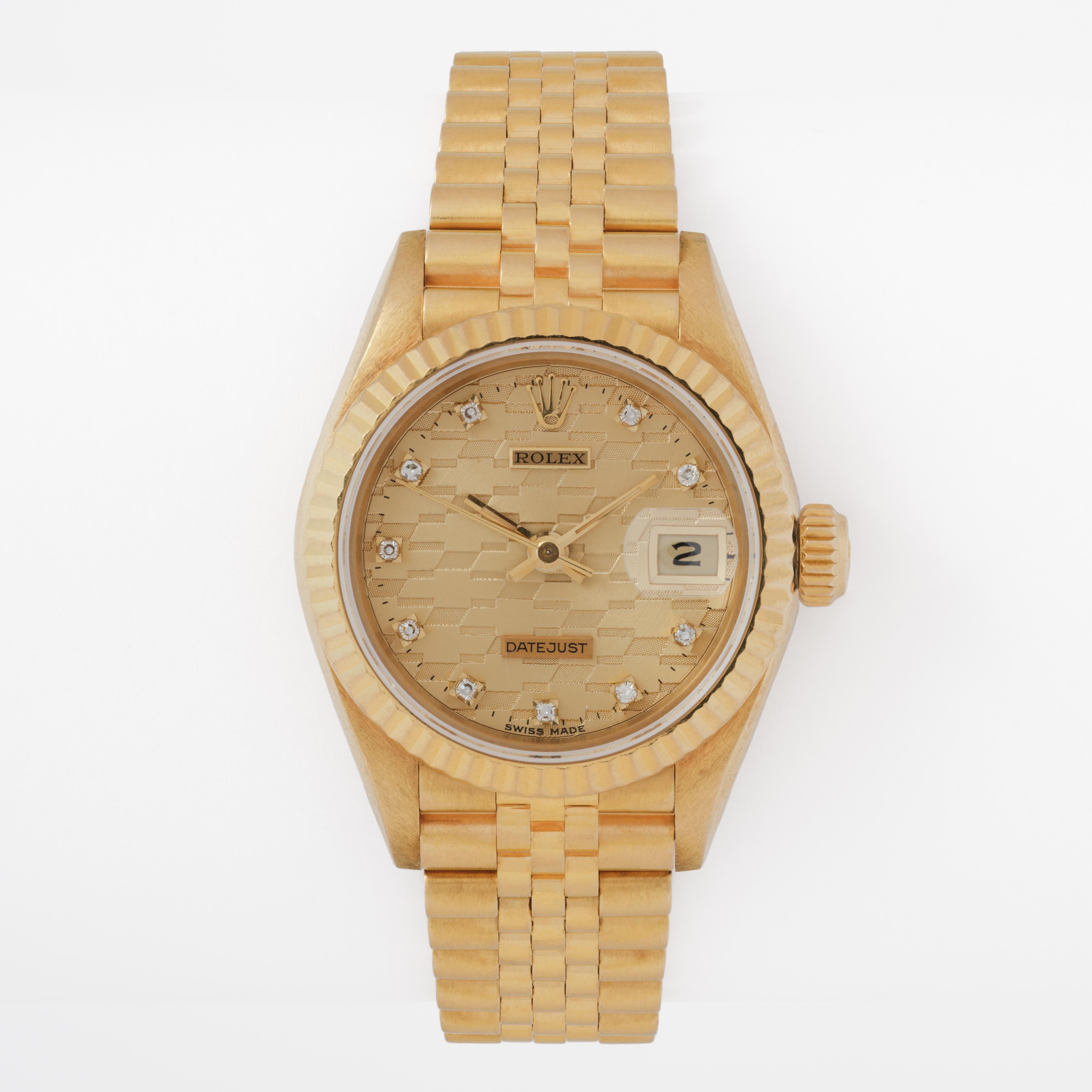 Modern Vintage Rolex DateJust Model 69178 18 Karat Yellow Gold rare Chevrolet Dial Box For Sale