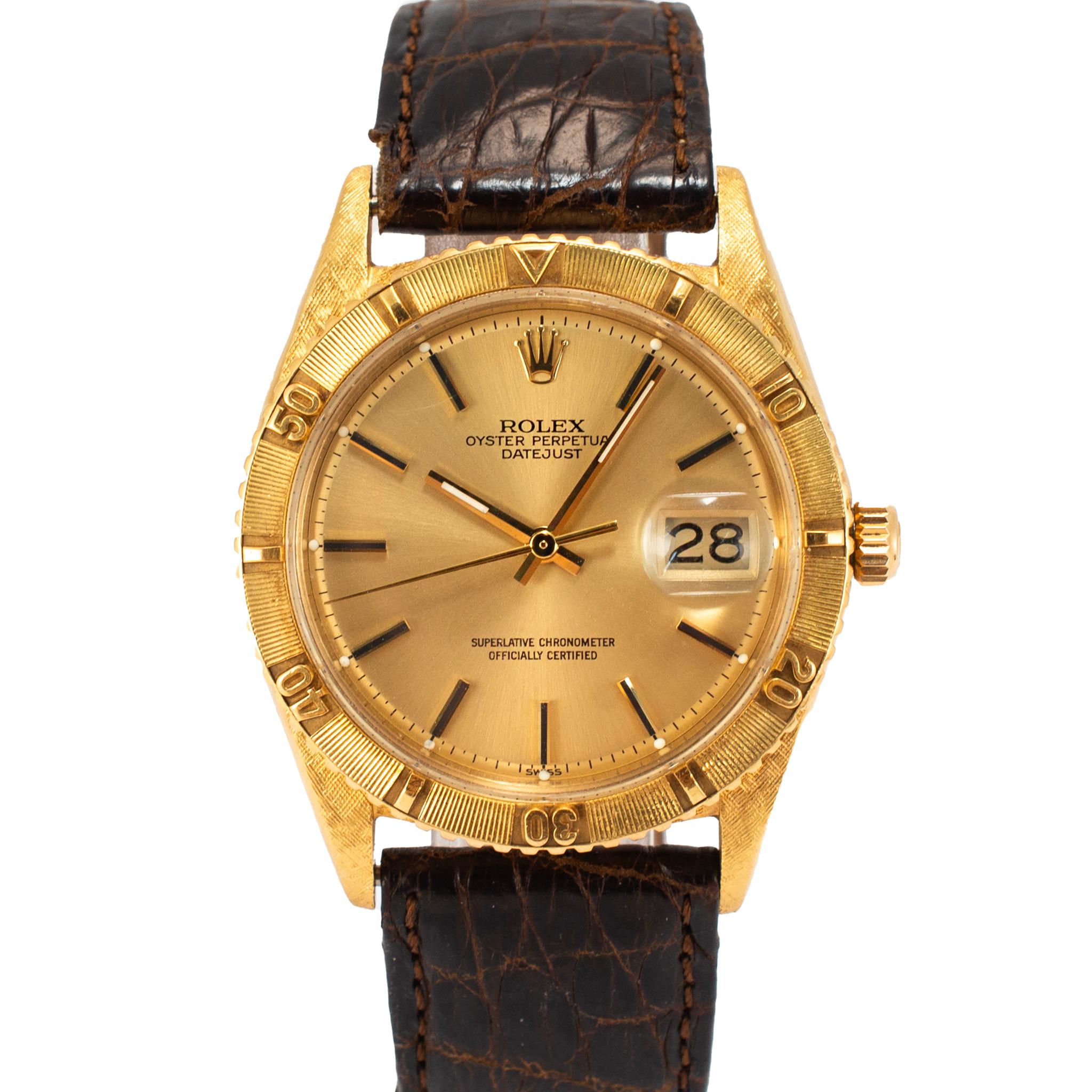 Marca: Rolex

Sexo: Hombres

Tipo de metal: Oro amarillo de 18 quilates

Diámetro: 36,00 mm

Peso: 62,87 gramos

Reloj de pulsera de caballero ROLEX de oro amarillo de 18 quilates, de fabricación suiza, con caja original. La marca 