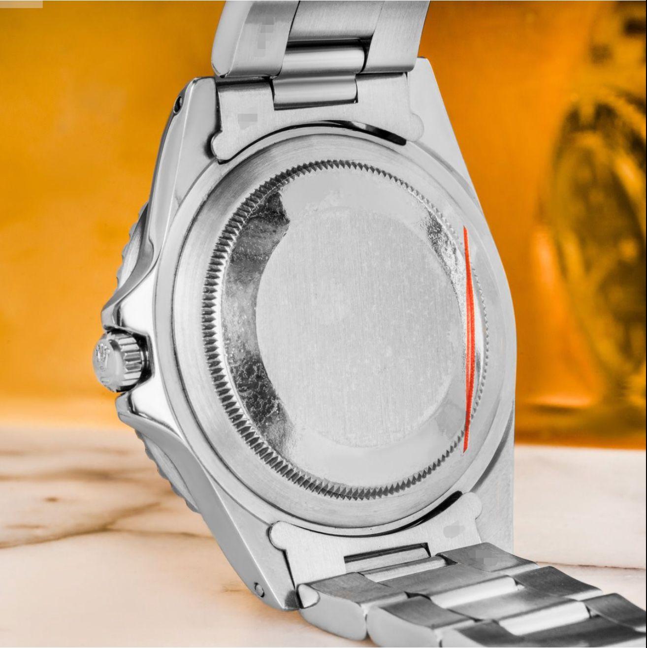 Men's Vintage Rolex GMT-Master 1675 Watch For Sale