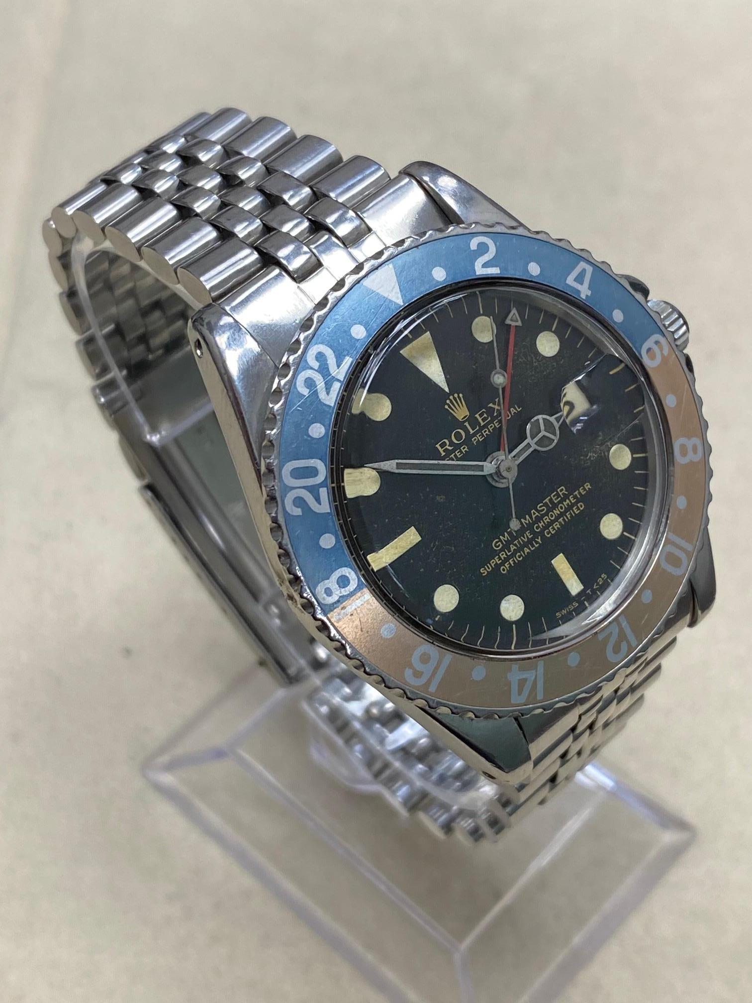 Rolex Montre vintage GMT Master Ghost Pepsi 1675 avec cadran doré à lunettes et gardes en forme de couronne pointues en vente 5