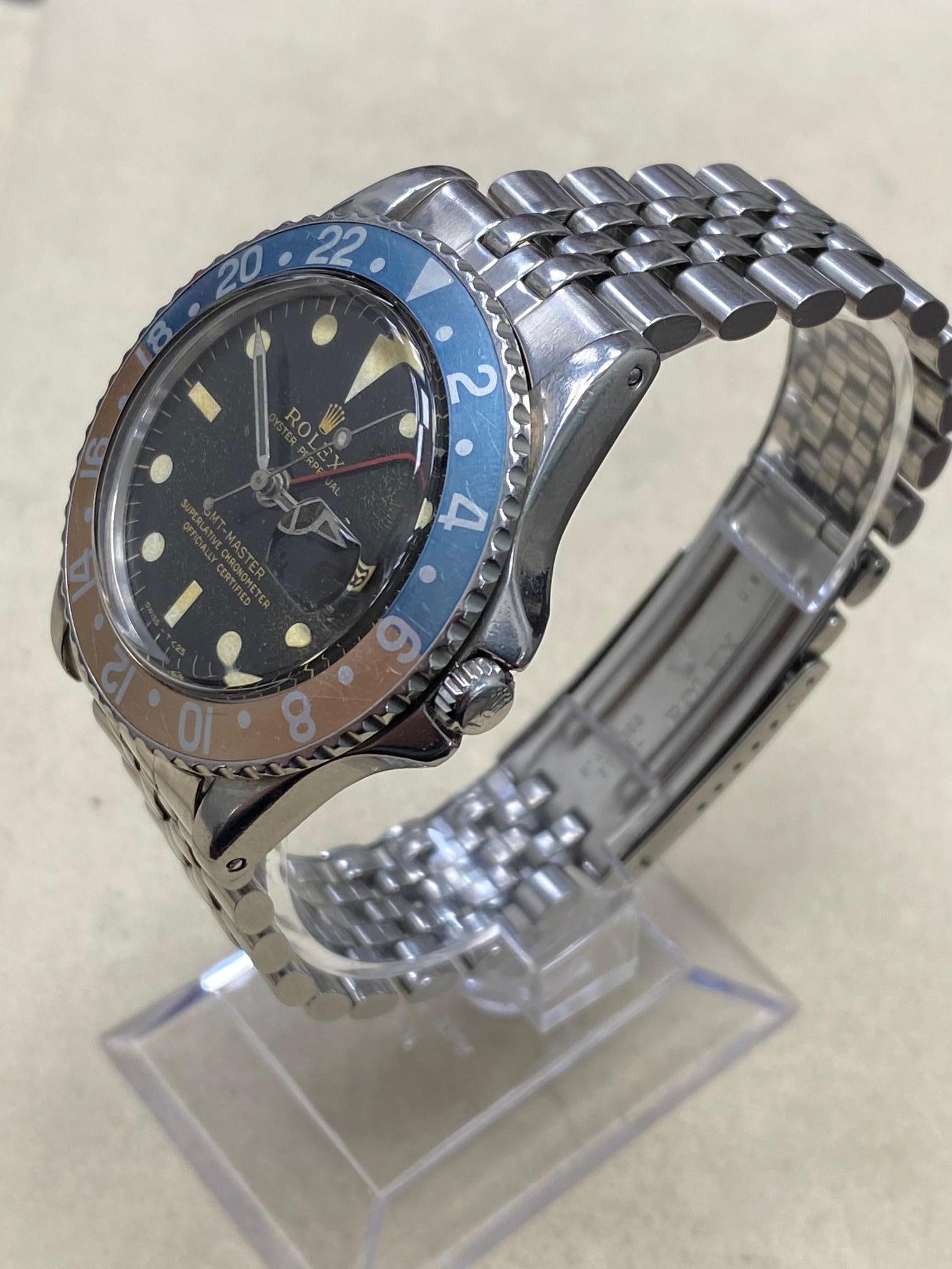 Vintage Rolex GMT Master Ghost Pepsi 1675 Gilt Gloss Dial Pointed Crown Guards For Sale 4