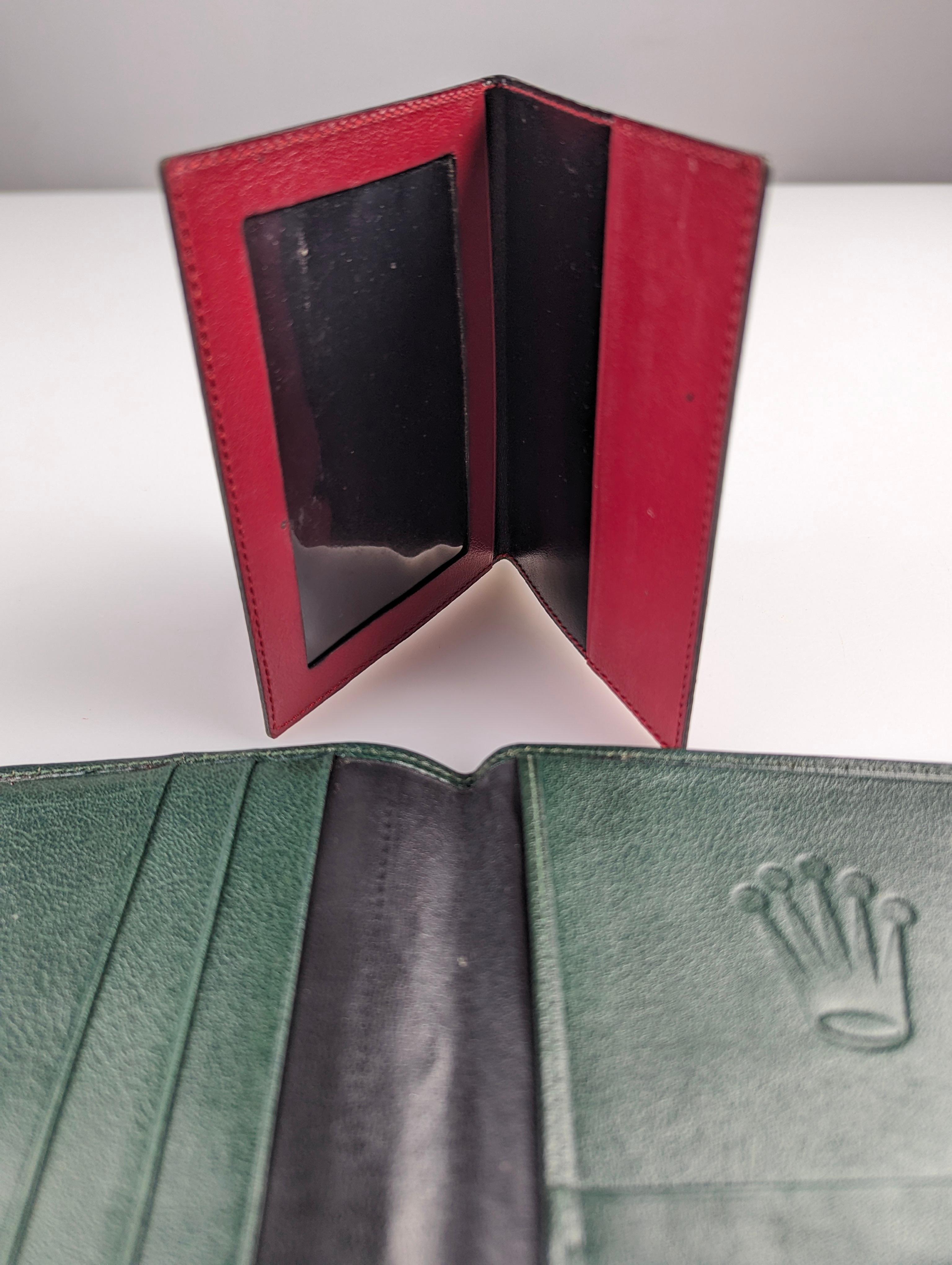 Vintage Rolex Green and Red Leather Wallet and Passport In Good Condition For Sale In Benalmadena, ES