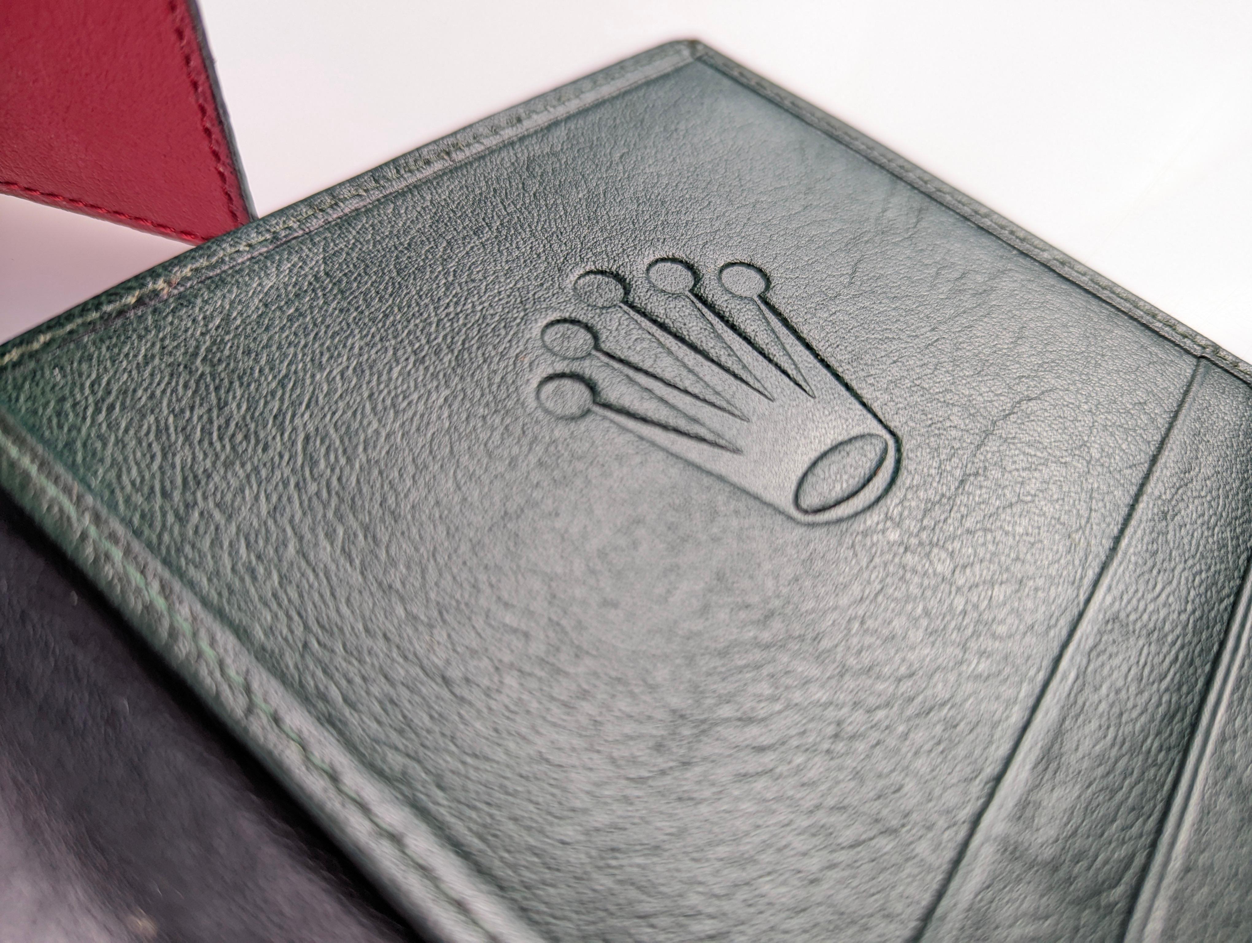 Rolex Portefeuille et passeport vintage en cuir vert et rouge en vente 1