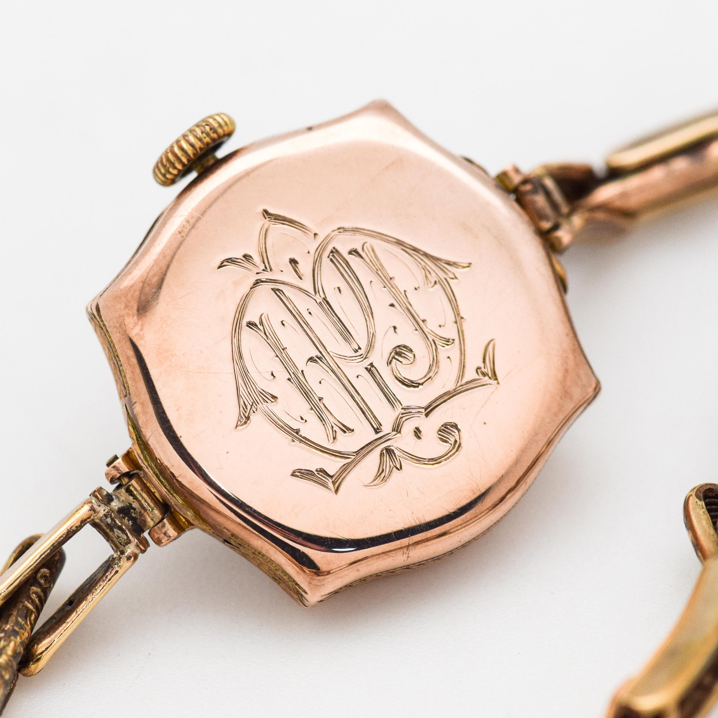 Rolex Montre vintage en or rose 9 carats pour femmes, années 1910 Pour femmes en vente