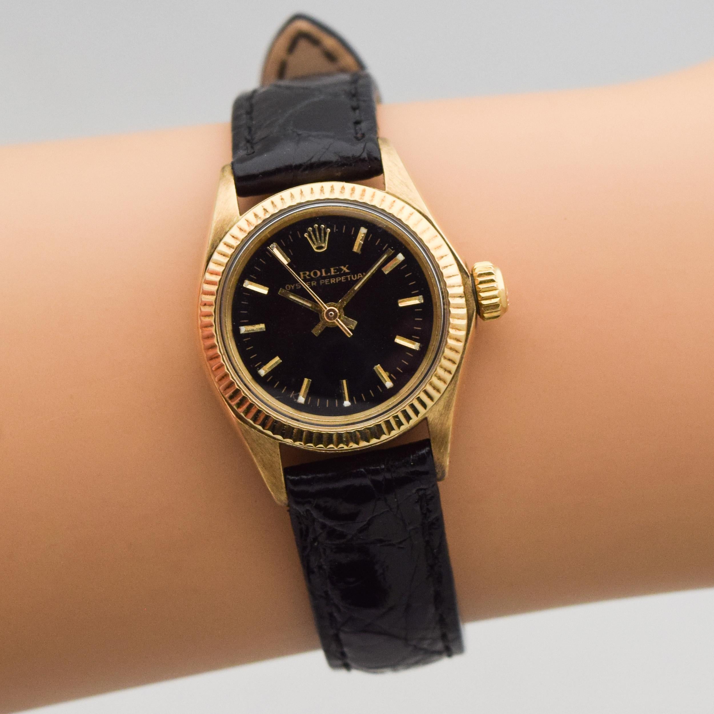 Vintage Rolex Ladies Oyster Perpetual Black Dial Watch For Sale 3