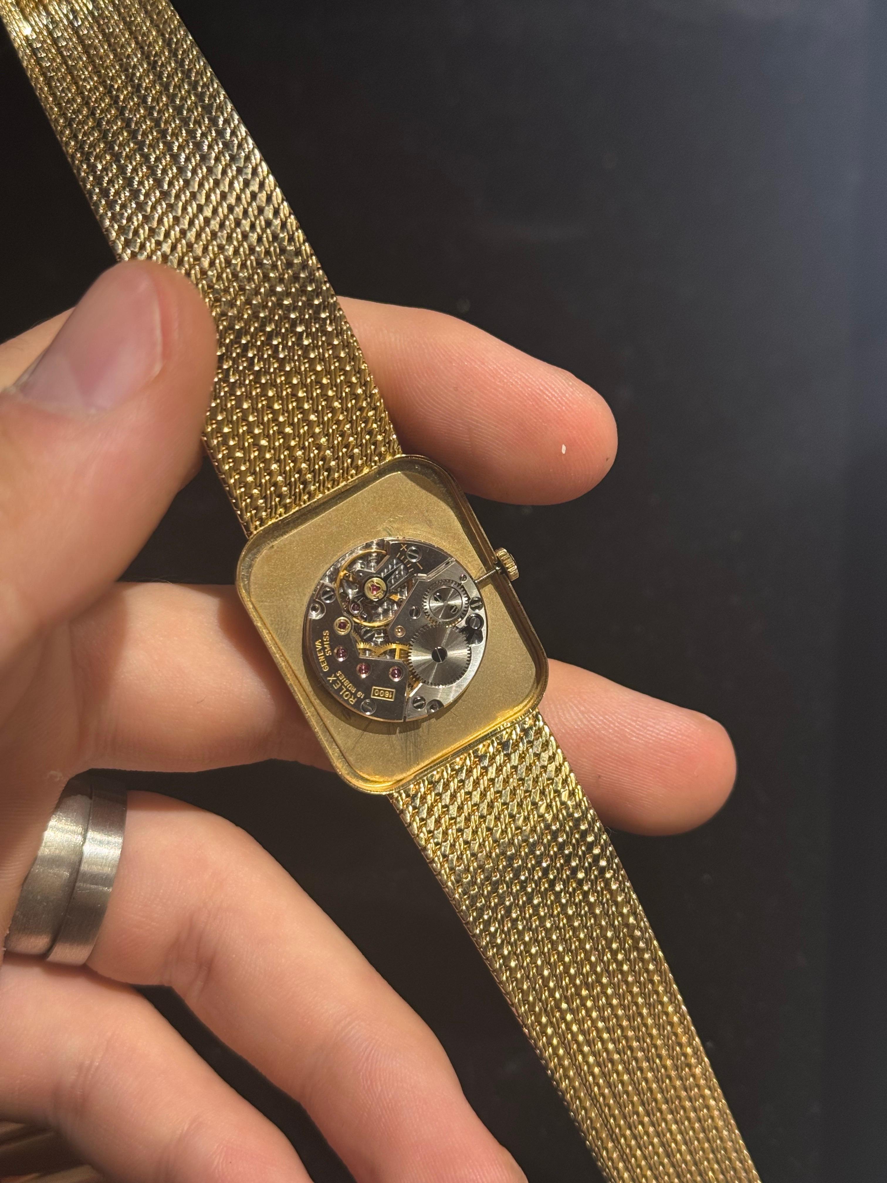 Montre Rolex vintage pour homme des années 1970 en or jaune 18 carats en vente 9