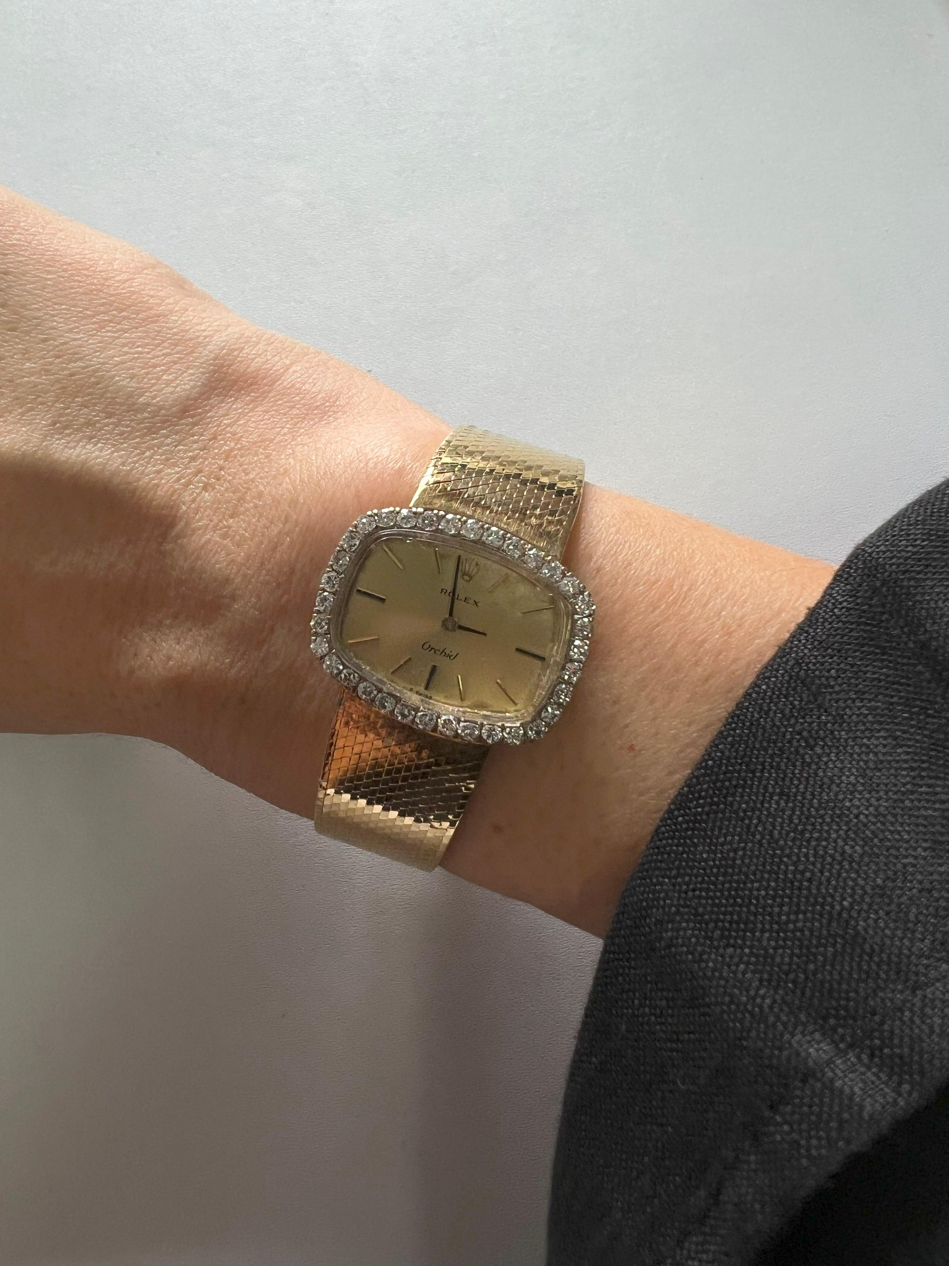 Women's or Men's Vintage Rolex Orchid Diamonds Halo Set 18 Karat Yellow Gold Estate Classic Watch For Sale