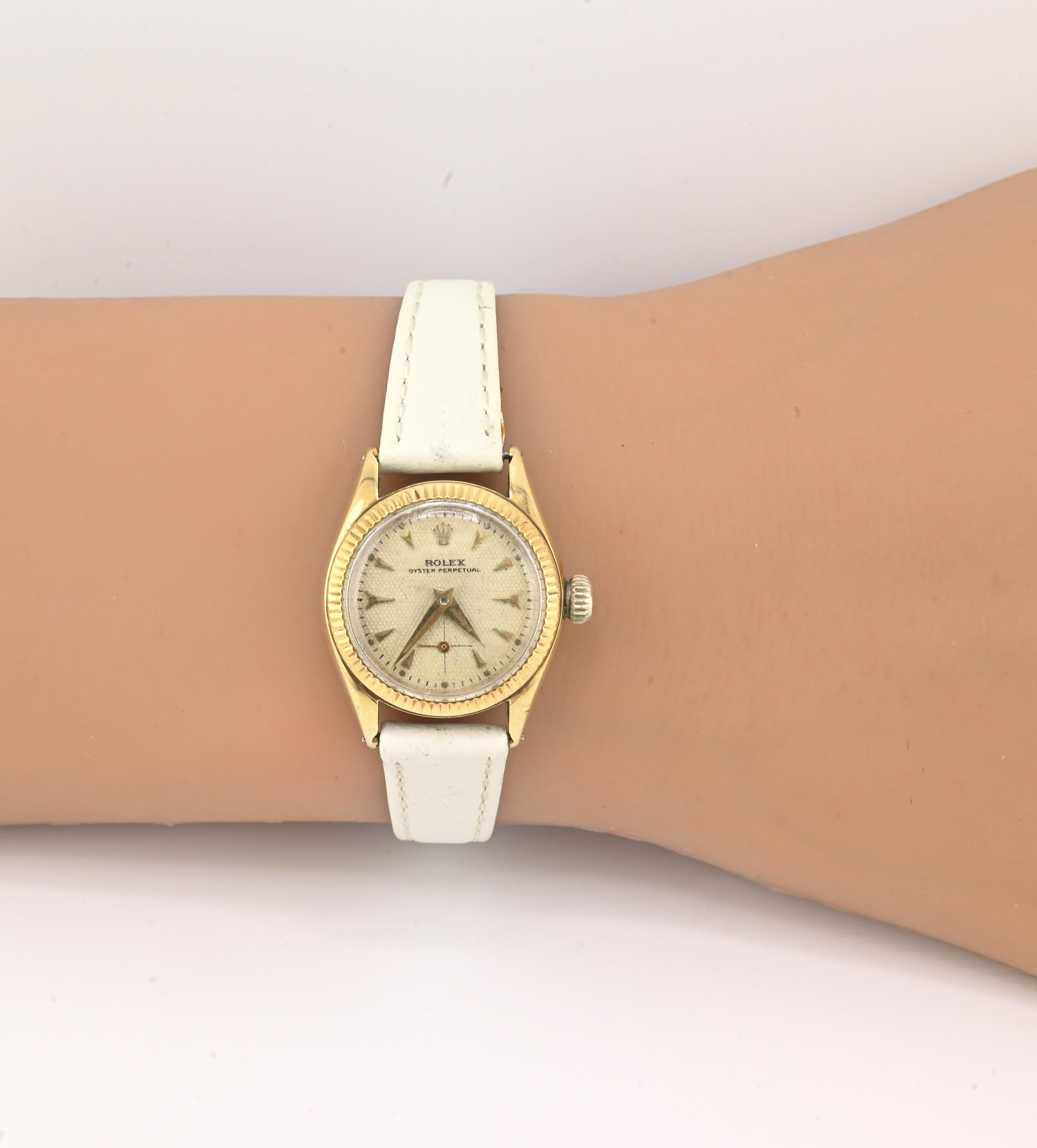 Vintage Rolex Oyster Perpetual Ladies 6509 • Or jaune 14K • Cadran en nid d'abeille État moyen - En vente à Media, PA