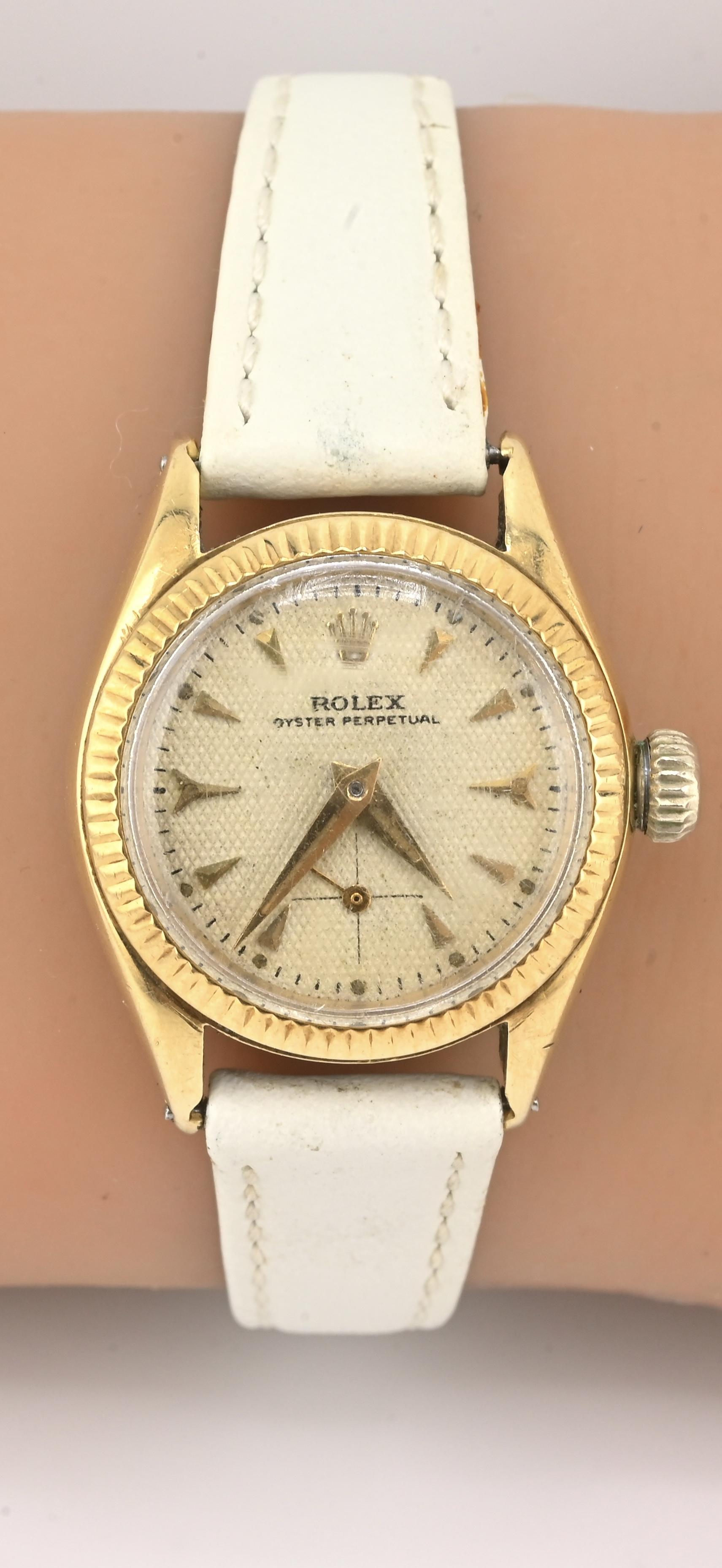 Vintage Rolex Oyster Perpetual Ladies 6509 • Or jaune 14K • Cadran en nid d'abeille Unisexe en vente