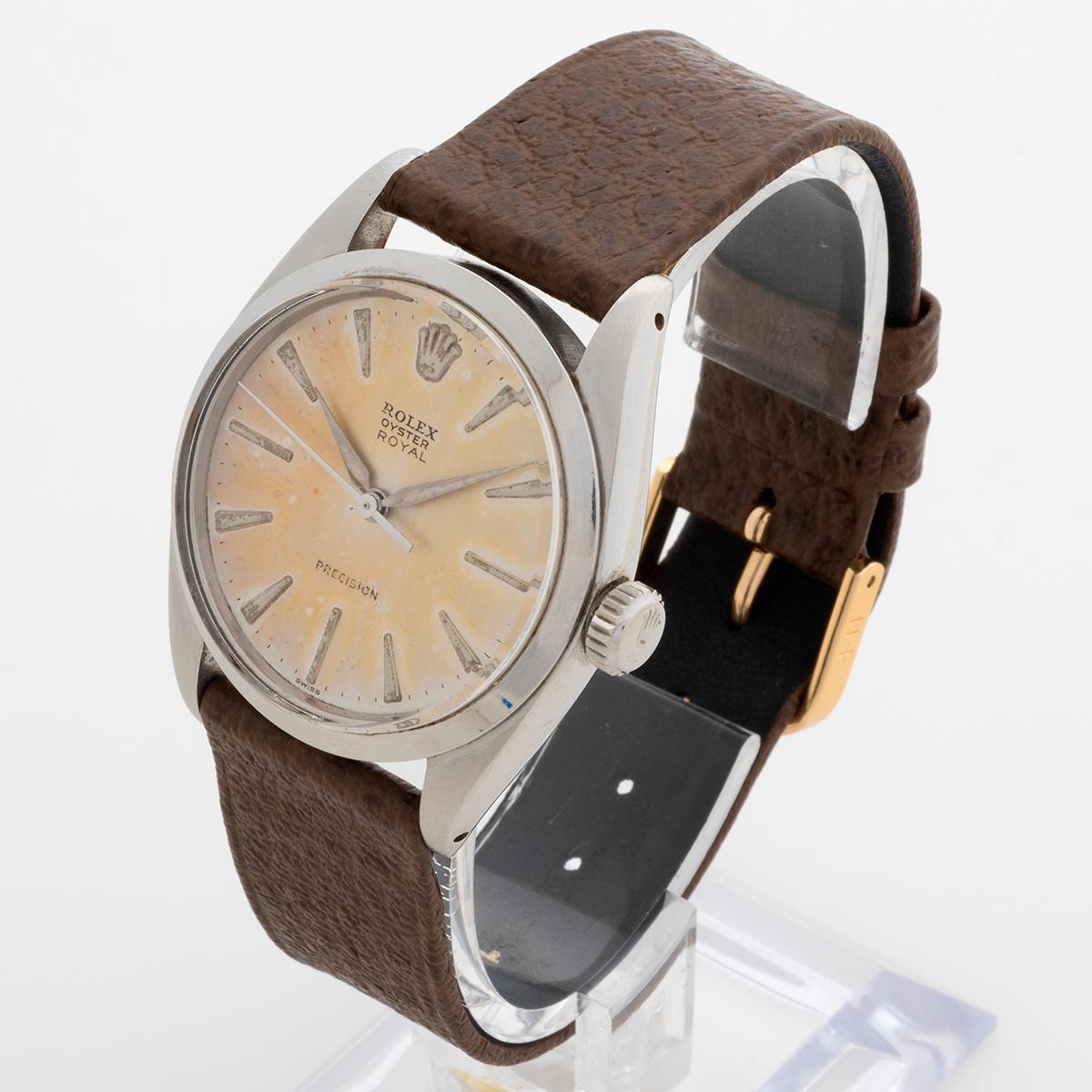 Our vintage is presented in original condition with strong case and lugs and clearly visible reference and serial numbers. The original dial with dagger hands and indices has a great tropical patina. We have fitted a quality leather strap and tang