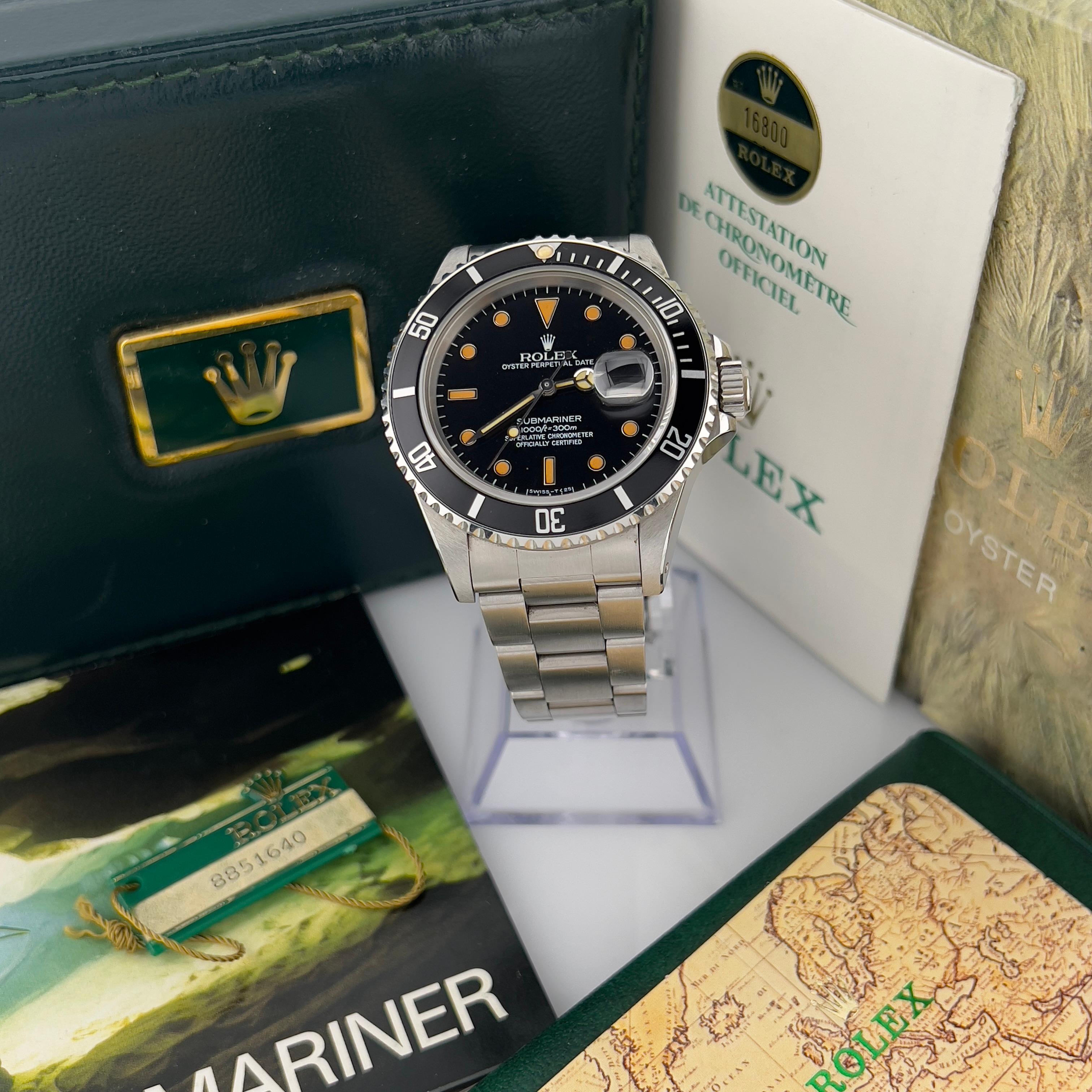 Número de estilo: 16800



De serie: 8851***



Año: 1985

 

Model No: Rolex Submariner 

 

Material de la caja: Acero inoxidable 

 

Banda: Acero inoxidable 

 

Bisel: Negro 

 

Esfera: Esfera negra con una hermosa pátina natural de calabaza

