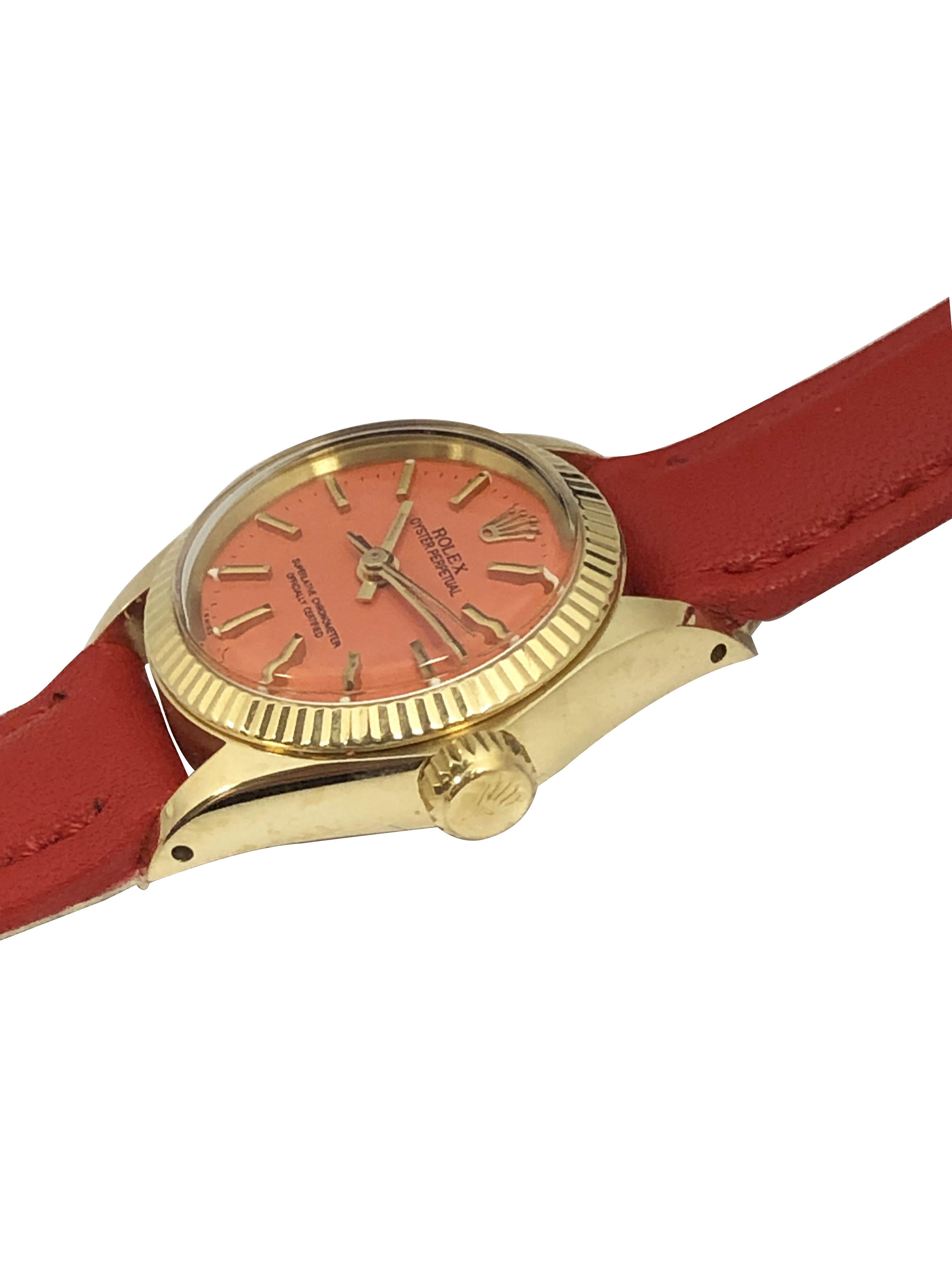 Rolex Gelbgold Automatik-Koralle Zifferblatt Damenarmbanduhr, Vintage im Zustand „Hervorragend“ im Angebot in Chicago, IL