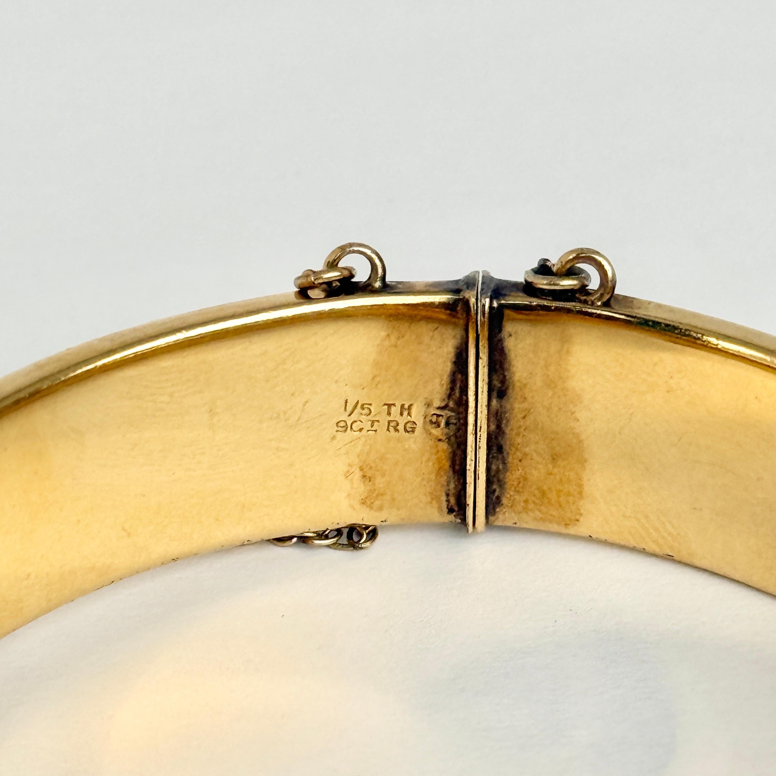 Rolle d'epoca in oro 9 carati con fibbia incisa Bangle In condizioni buone in vendita a Chipping Campden, GB