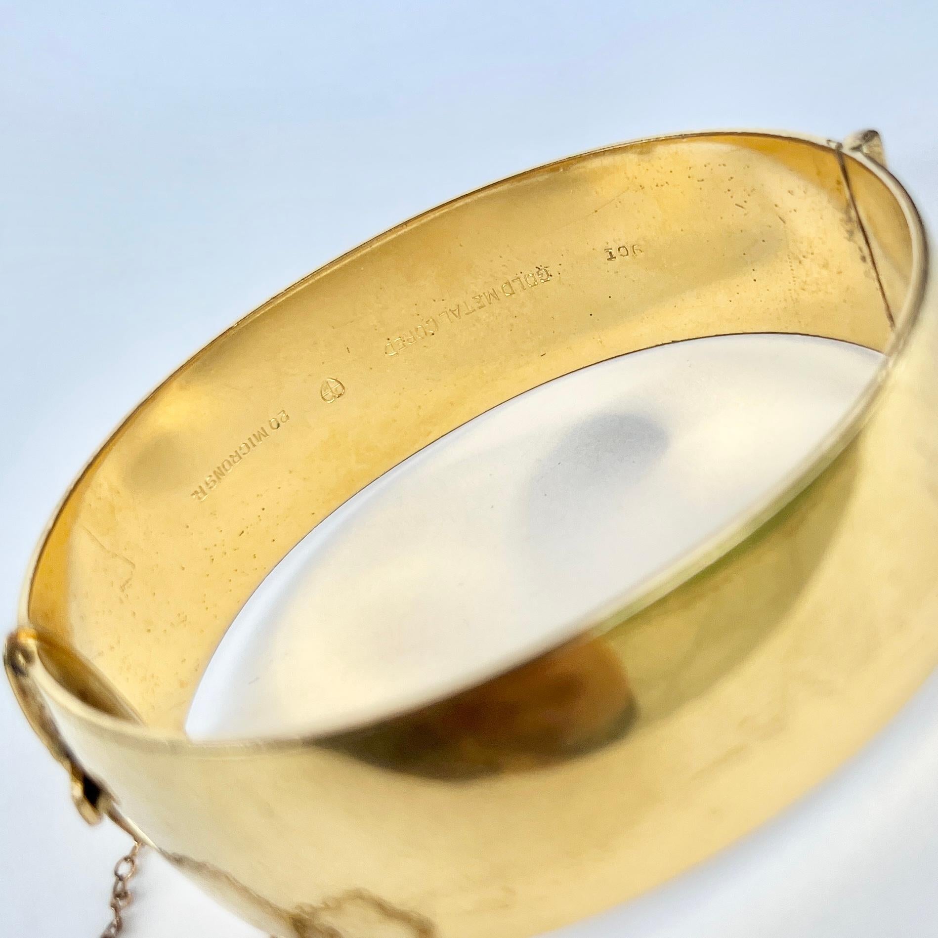 Bangle vintage con incisione in oro Rolle In condizioni buone in vendita a Chipping Campden, GB