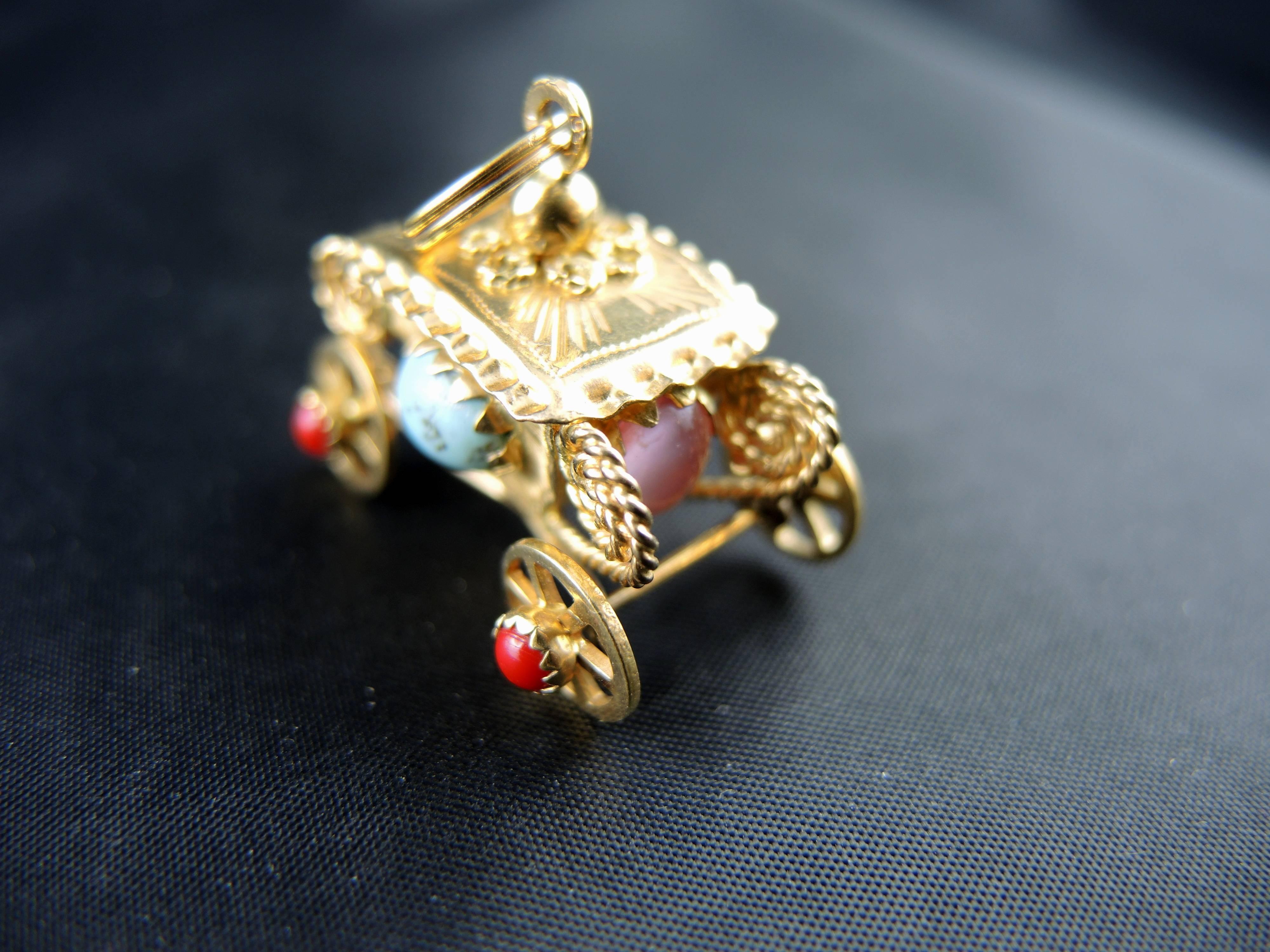 Vintage Rolling Coach Pendant with Colored Stones, circa 1970 In Good Condition For Sale In Paris, FR