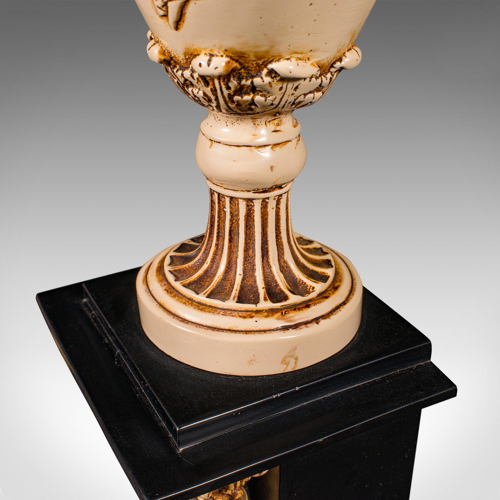 Romanische Vintage-Tischlampe, kontinental, Beistellleuchte, klassischer Stil, ca. 1970 im Angebot 3
