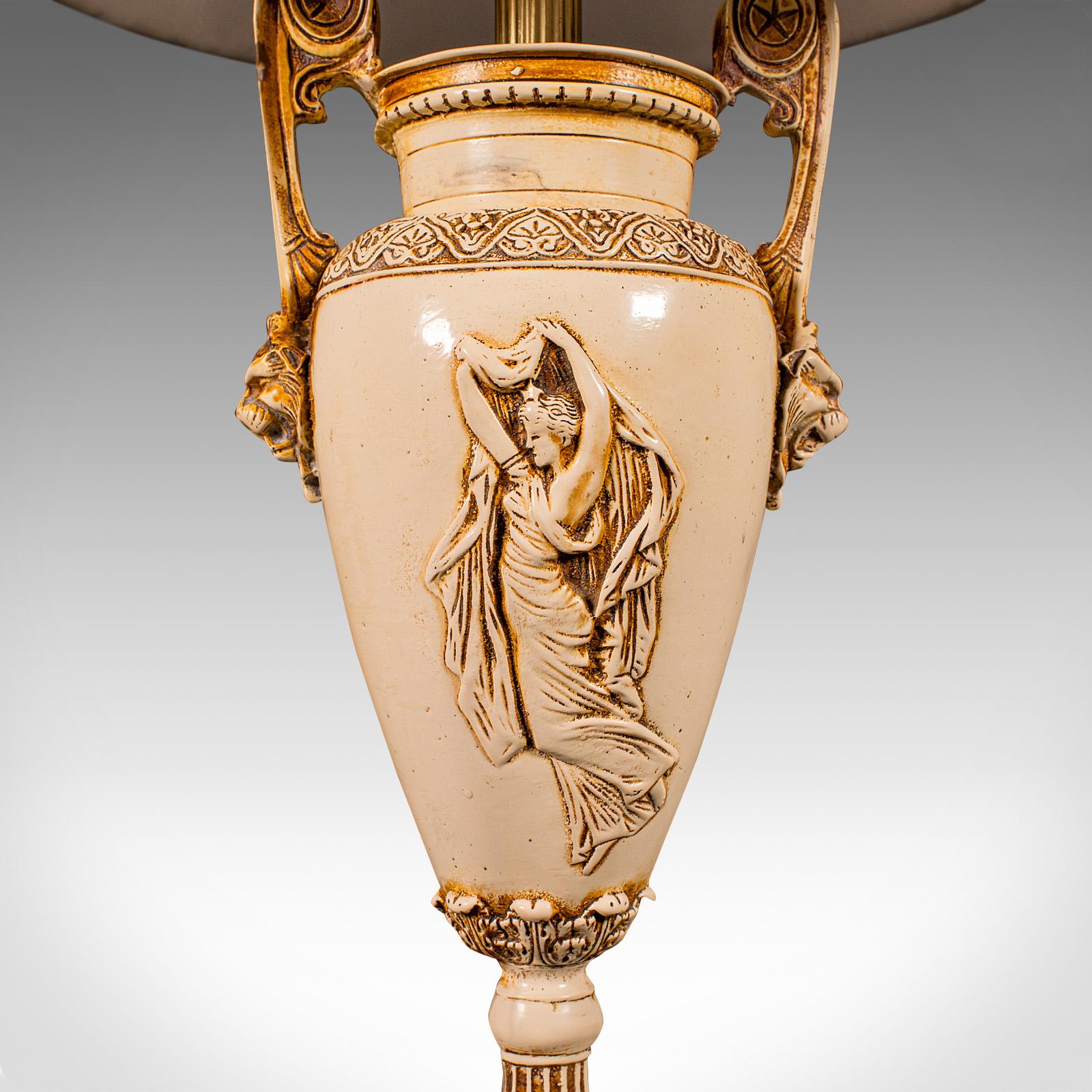 Romanische Vintage-Tischlampe, kontinental, Beistellleuchte, klassischer Stil, ca. 1970 im Angebot 1