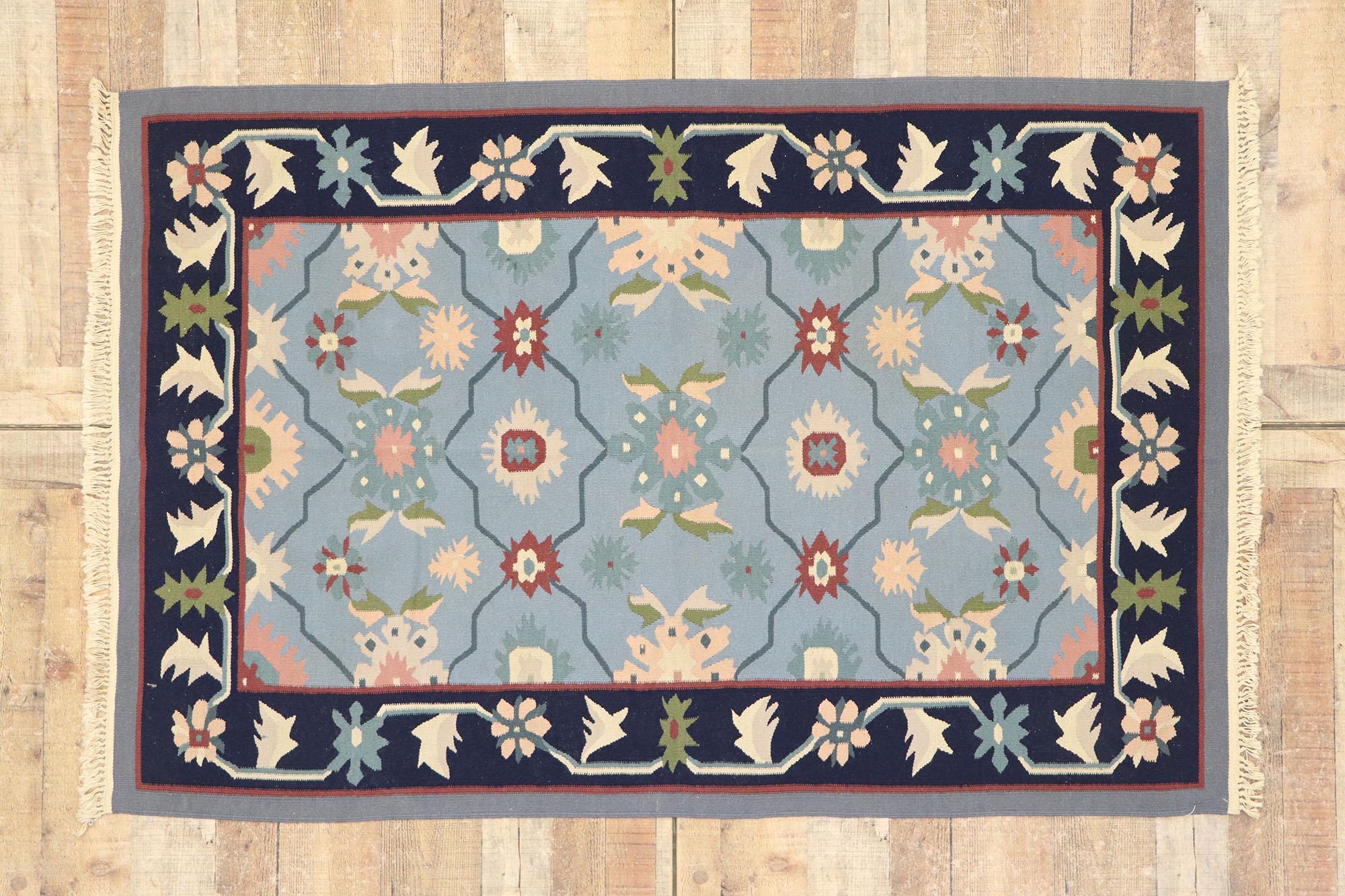 Vintage Rumnisch Floral Kilim Teppich mit Folk Art Landhausstil im Zustand „Gut“ im Angebot in Dallas, TX