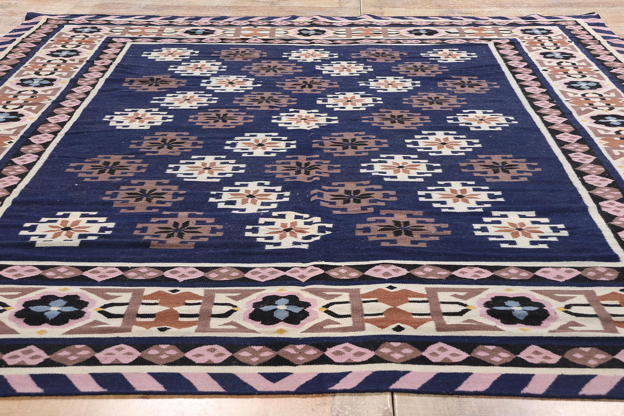 Rumänischer Kilim-Teppich aus Maramures von 1970 mit Modernität im Angebot 1