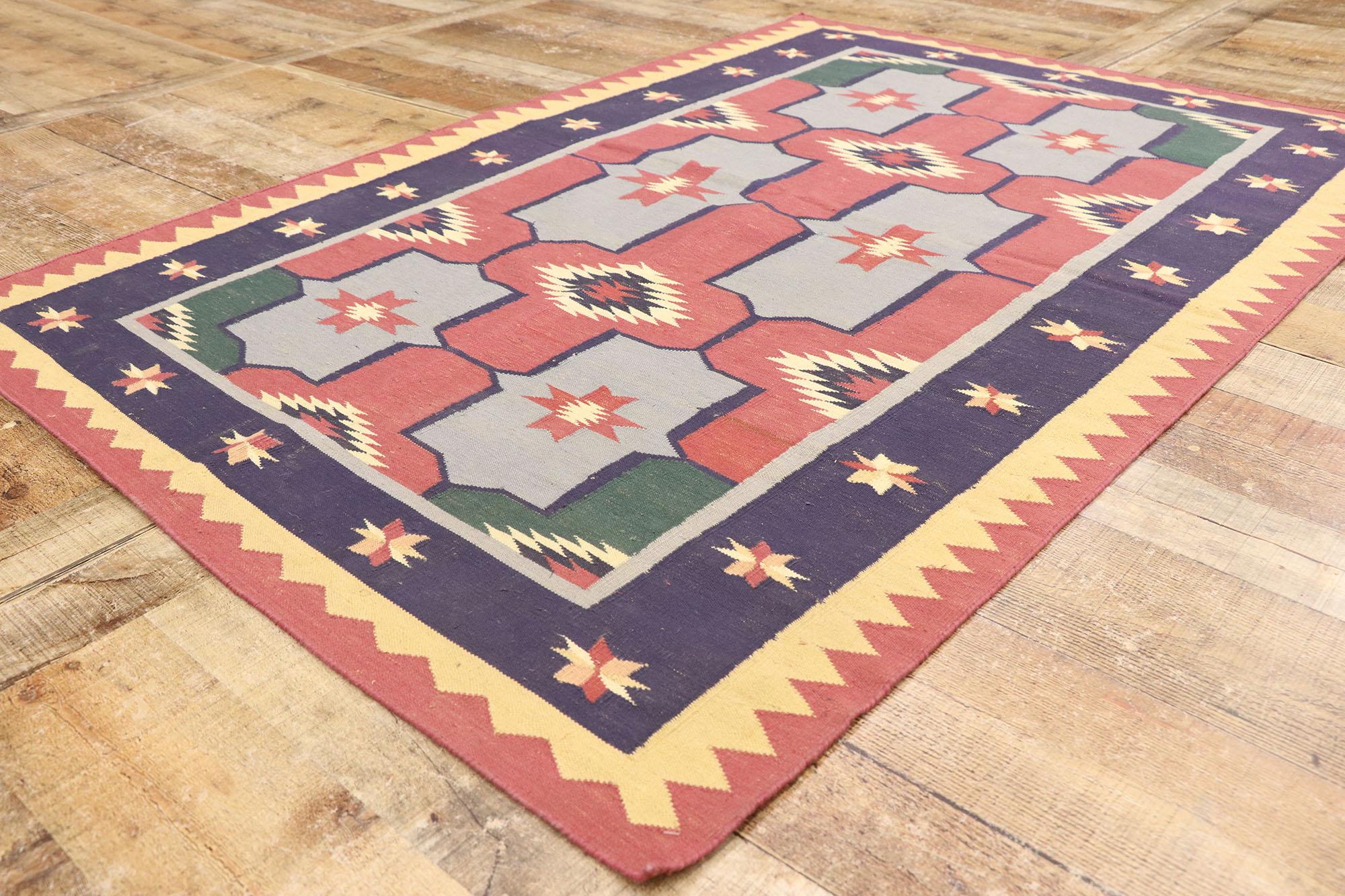 Vintage Romanian Geometric Kilim Rug with Modern Tribal Style In Good Condition For Sale In Dallas, TX