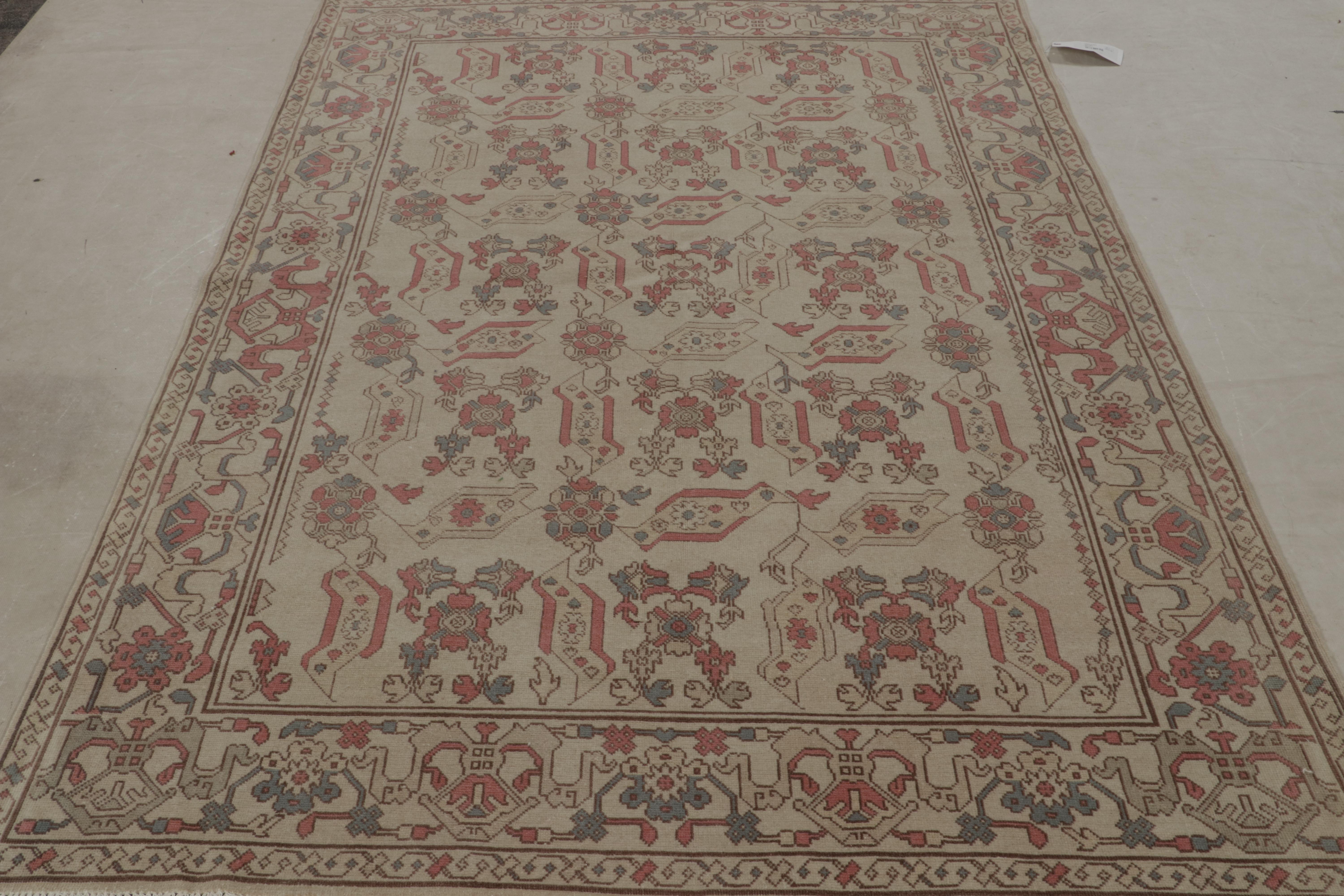 Rumänischer Vintage-Teppich in Beige mit geometrischen Blumenmustern, von Rug & Kilim im Zustand „Gut“ im Angebot in Long Island City, NY