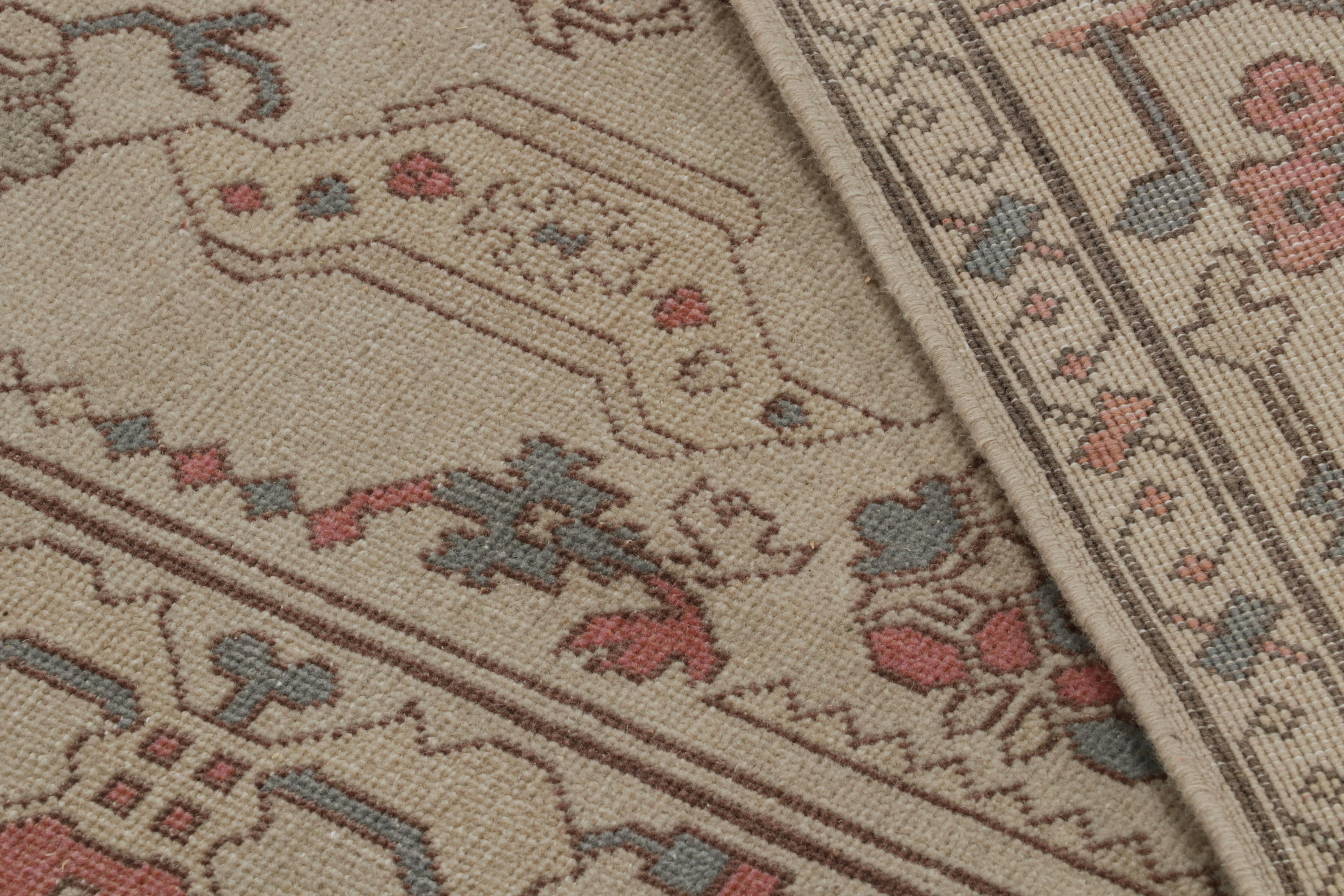 Rumänischer Vintage-Teppich in Beige mit geometrischen Blumenmustern, von Rug & Kilim (Wolle) im Angebot