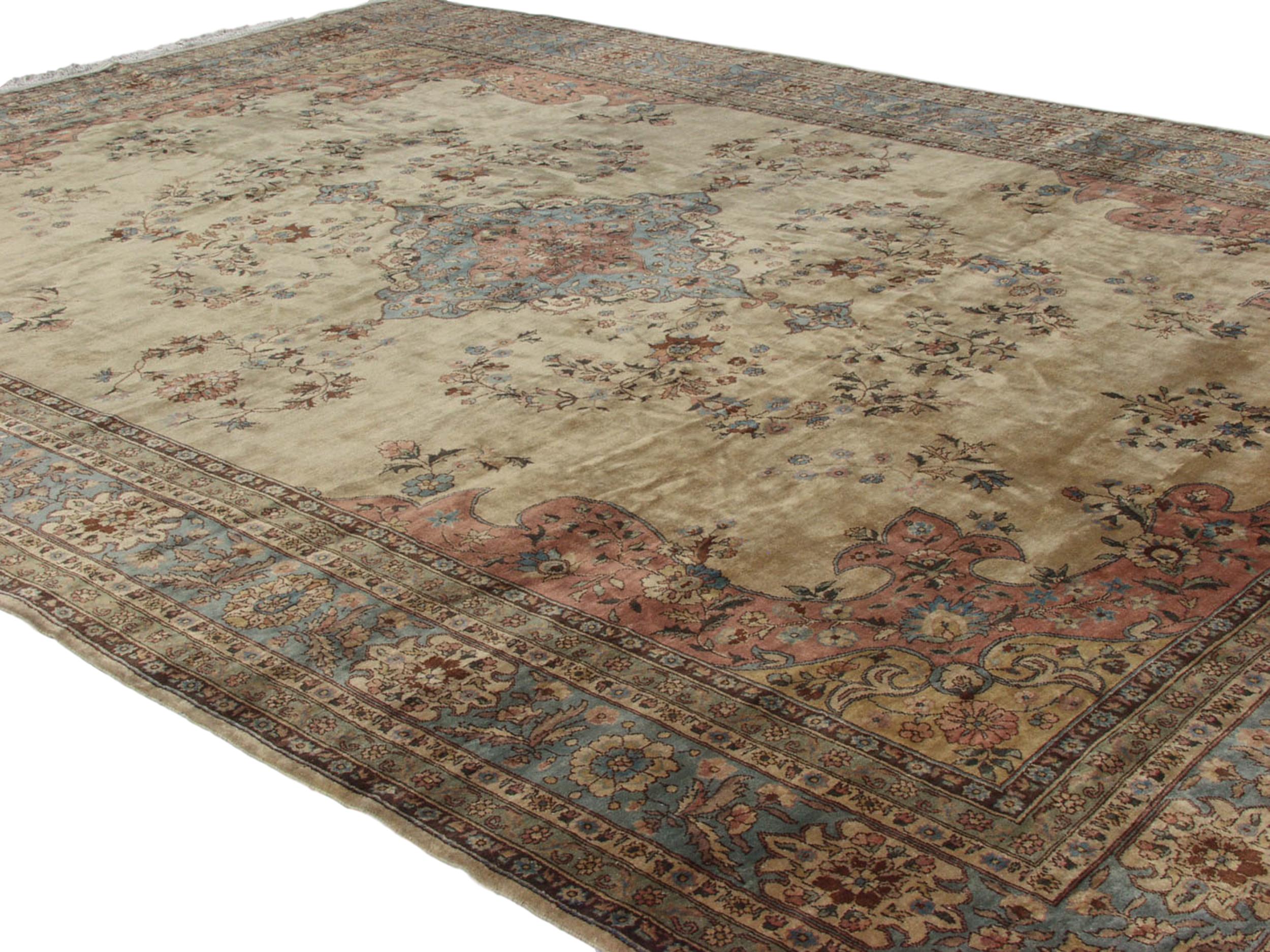 Rumänischer Vintage-Teppich im Täbris-Design  im Angebot 3