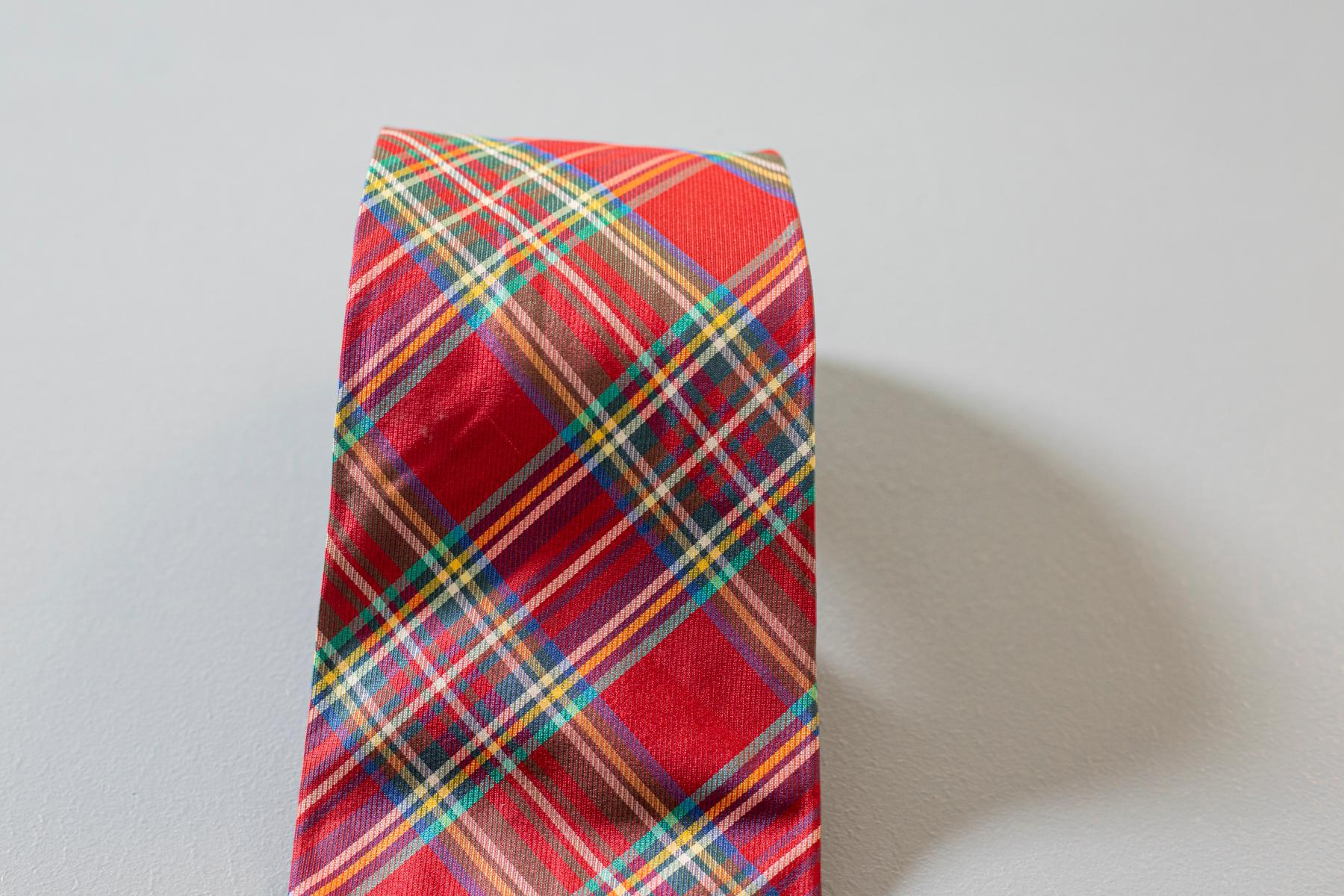 Brown Vintage Romeo 100% silk tie with jacquard plaid motif For Sale
