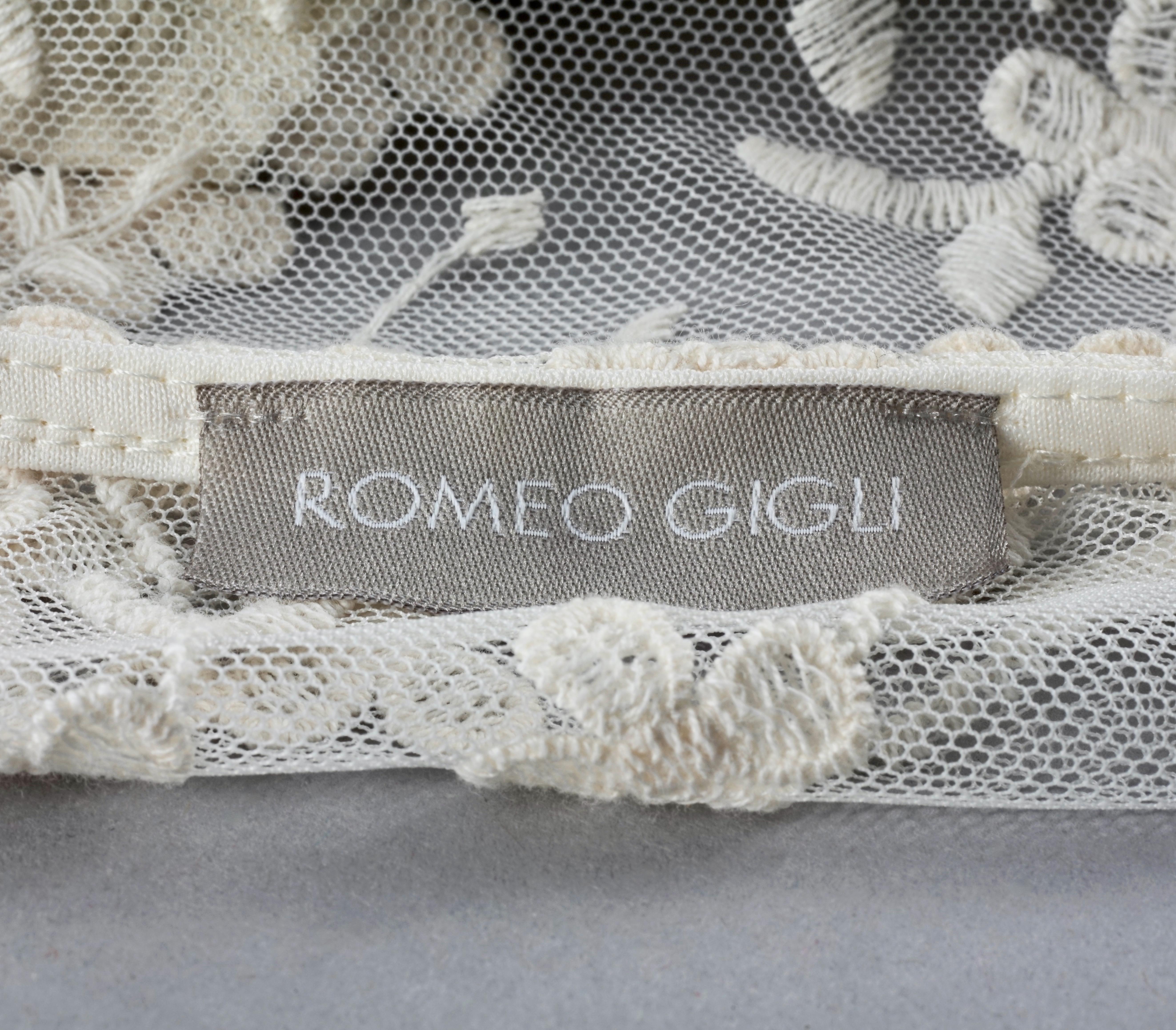 Vintage ROMEO GIGLI Ecru Lace with Wide Belt Long Formal Dress For Sale 2