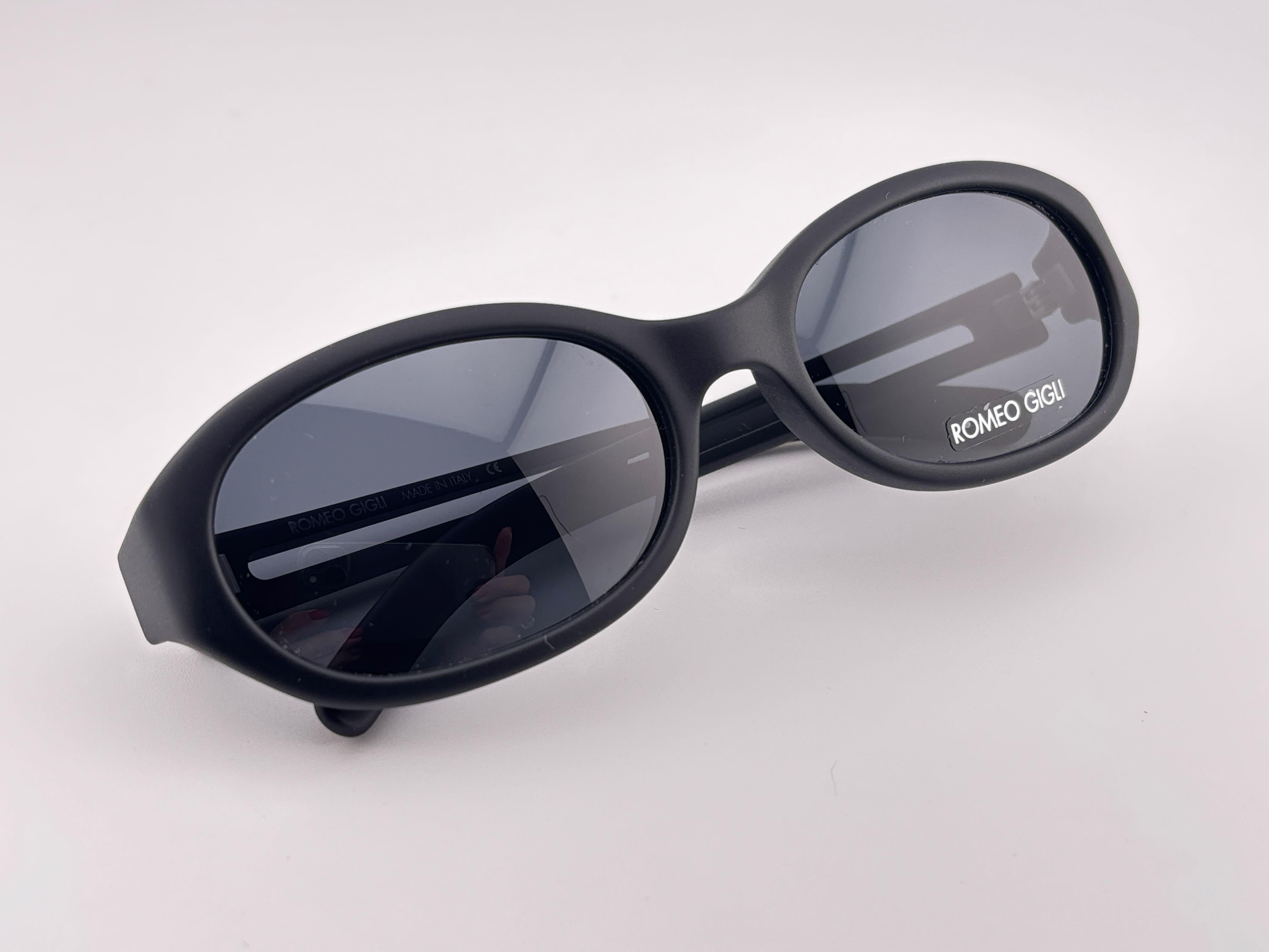 Vintage Romeo Gigli Glatte Matte Schwarz RG 163/S 1990's Y2K Sonnenbrille im Zustand „Neu“ im Angebot in Baleares, Baleares