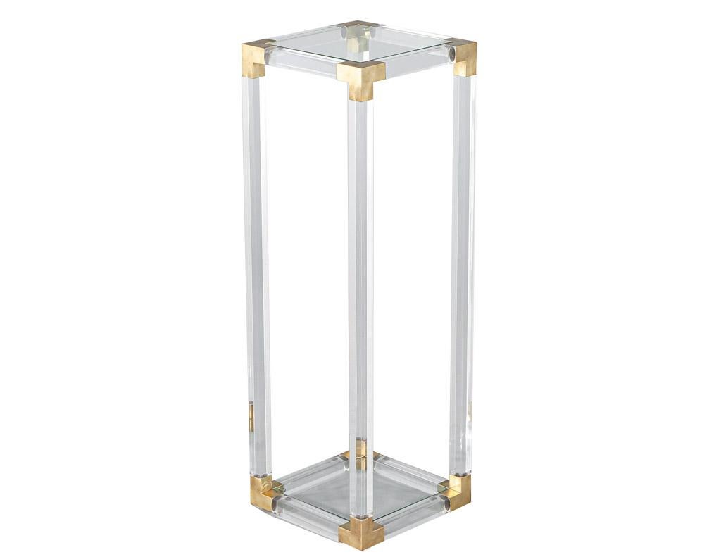 This exquisite vintage pedestal stand, designed by the renowned Italian designer Romeo Rega in the 1970s, is a perfect example of the modern styling and craftsmanship of the era. Meticulously crafted in Italy, this piece is a statement piece for any