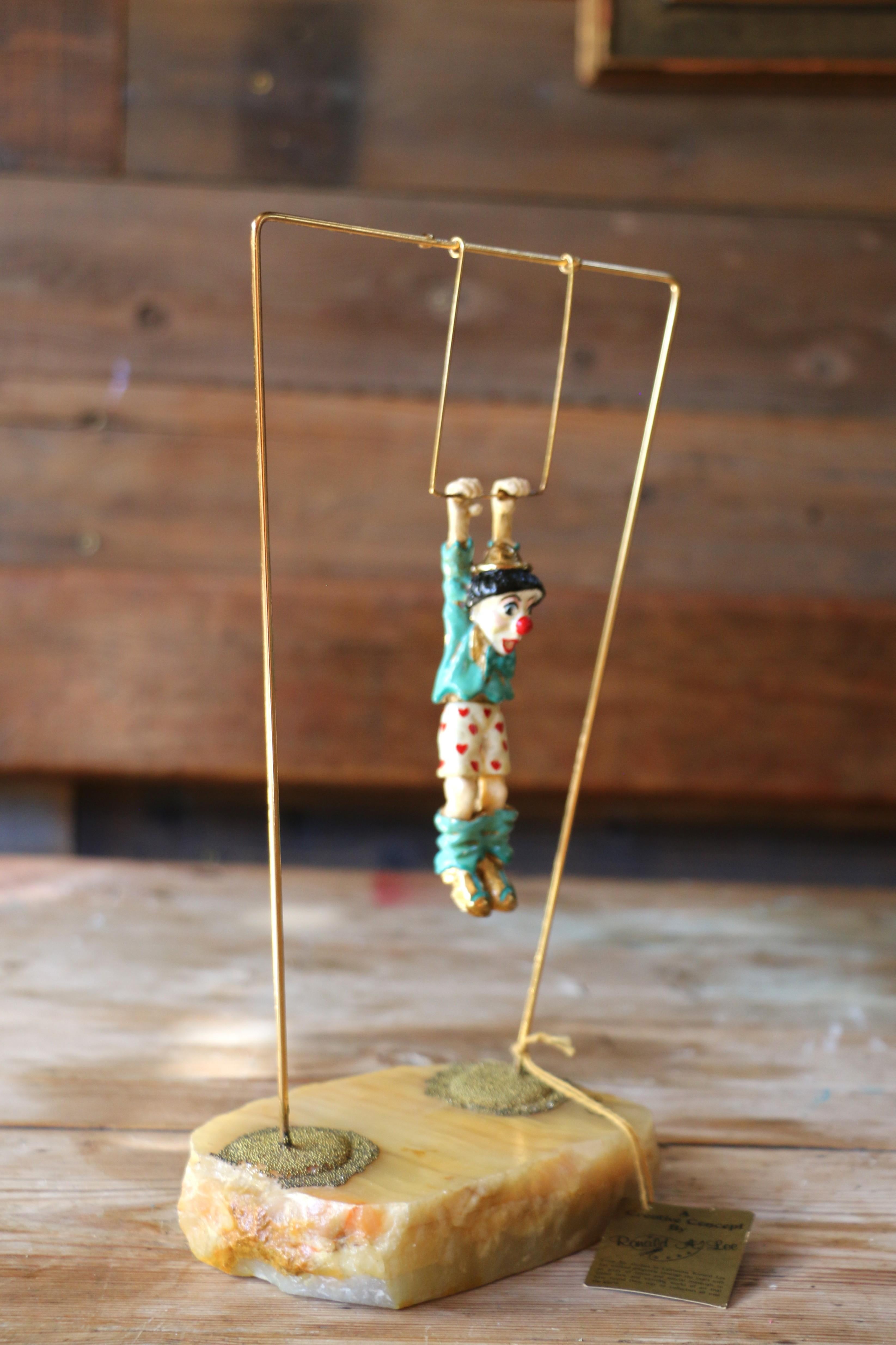 Metallo Vintage Ron Lee Trapeze Clown Figurine, 1983 in vendita