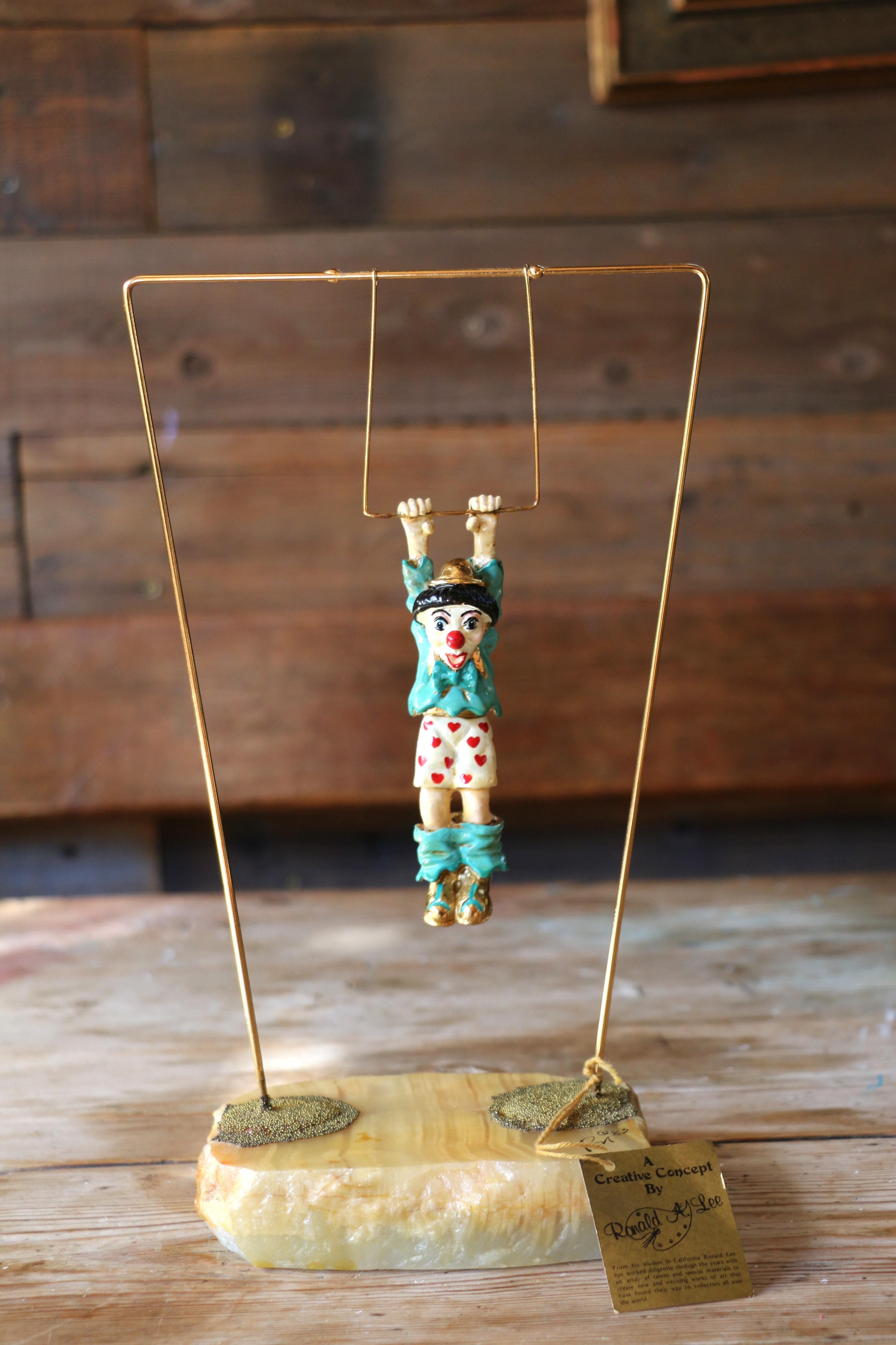 Vintage Ron Lee Trapeze Clown Figurine, 1983 in vendita 1