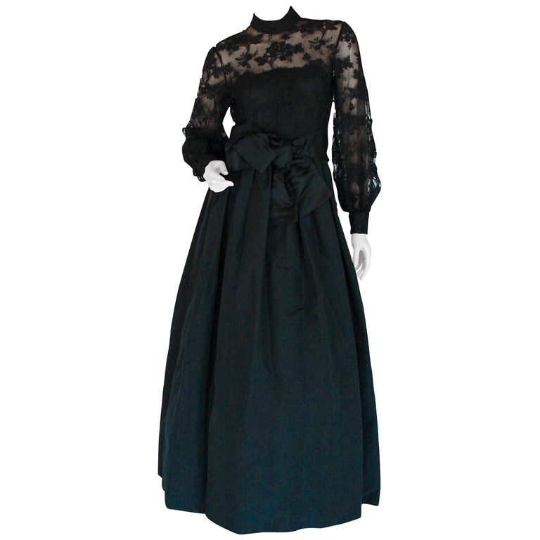 Monalia Womens Vintage Wedding Evening Gown Appluque Beaded Formal Dress 