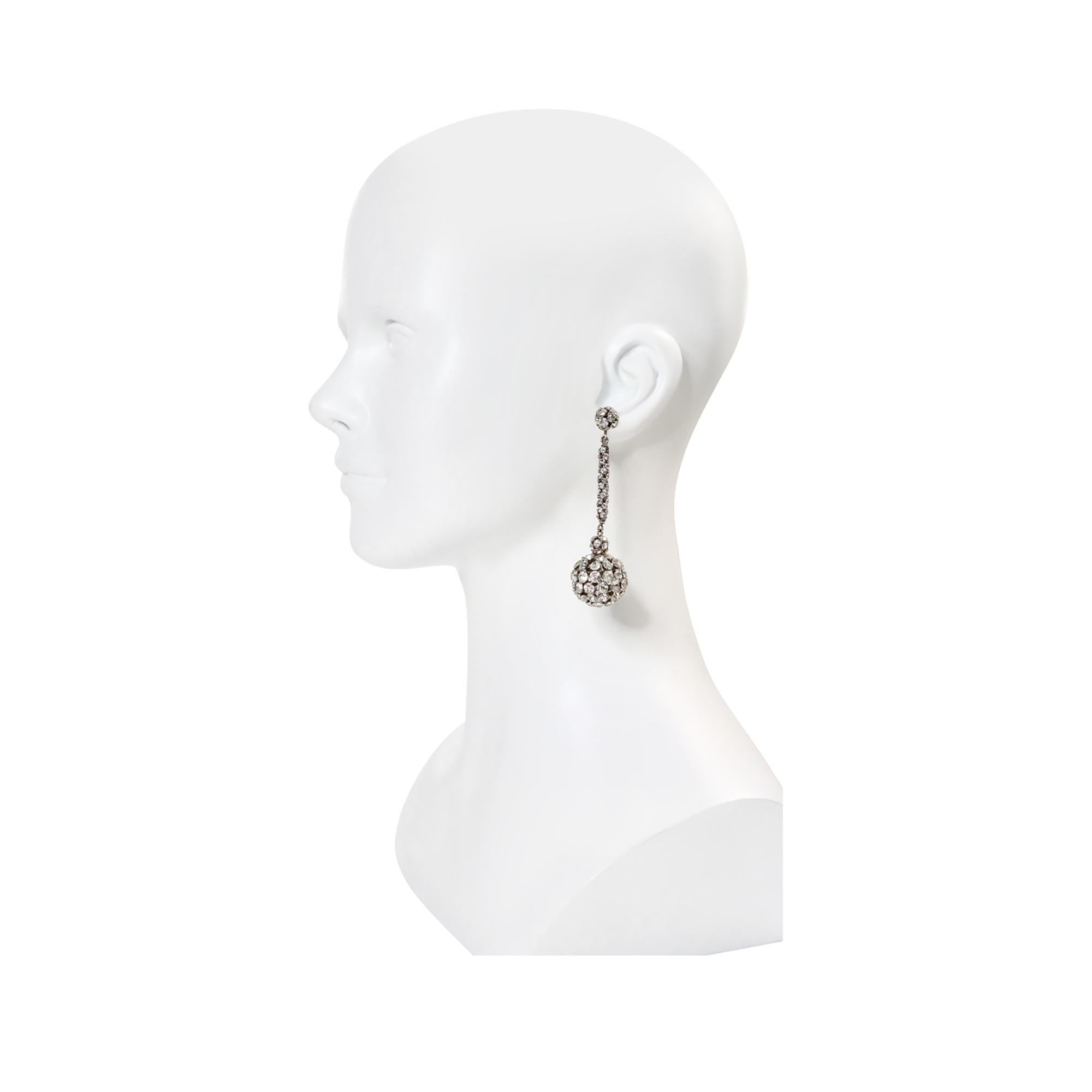 Moderno Palla penzolante Rondell d'epoca  Orecchini Circa 1960 in vendita