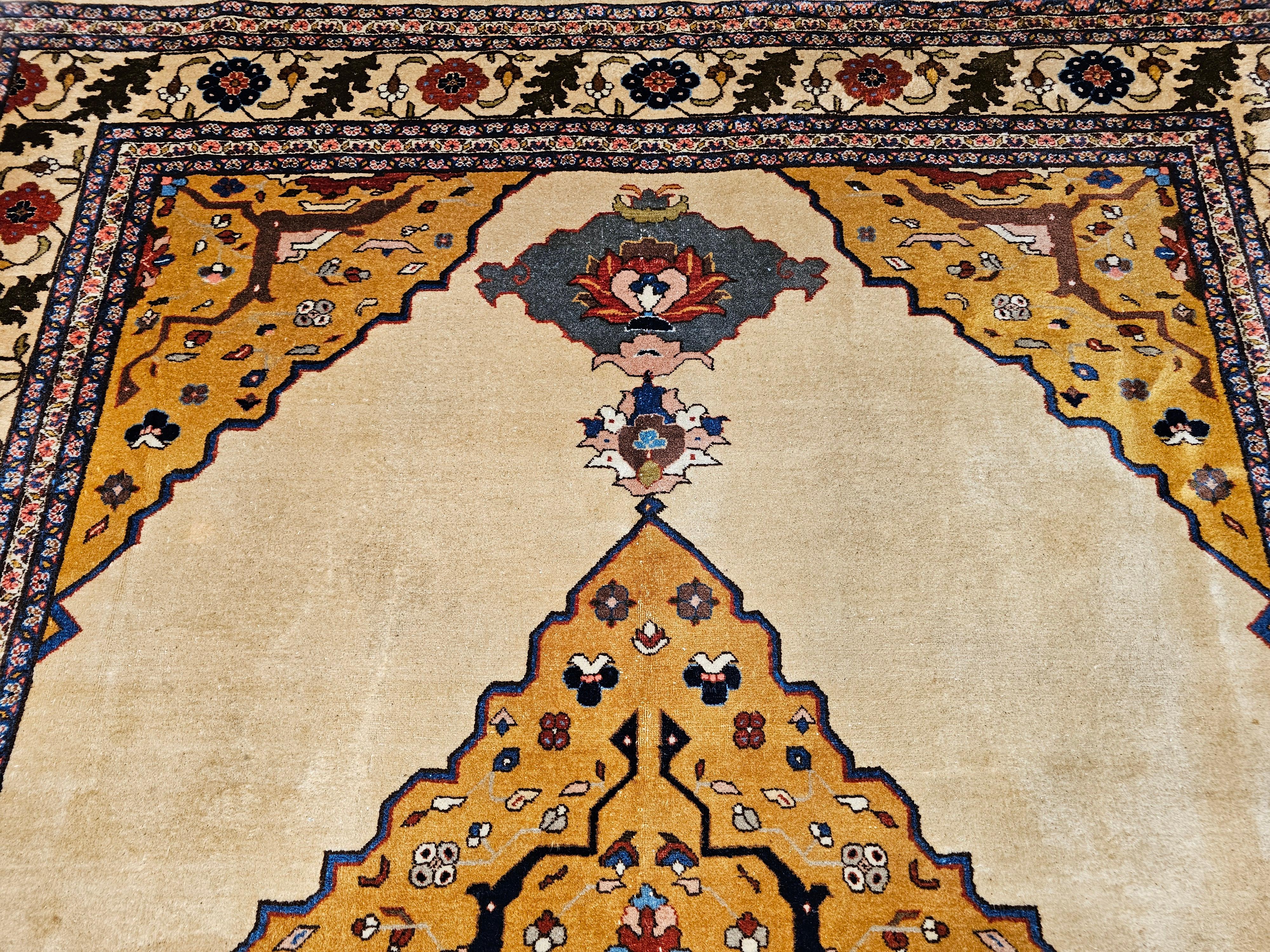 XX secolo Agra d'epoca in campo aperto con motivi in pelo di cammello in vendita
